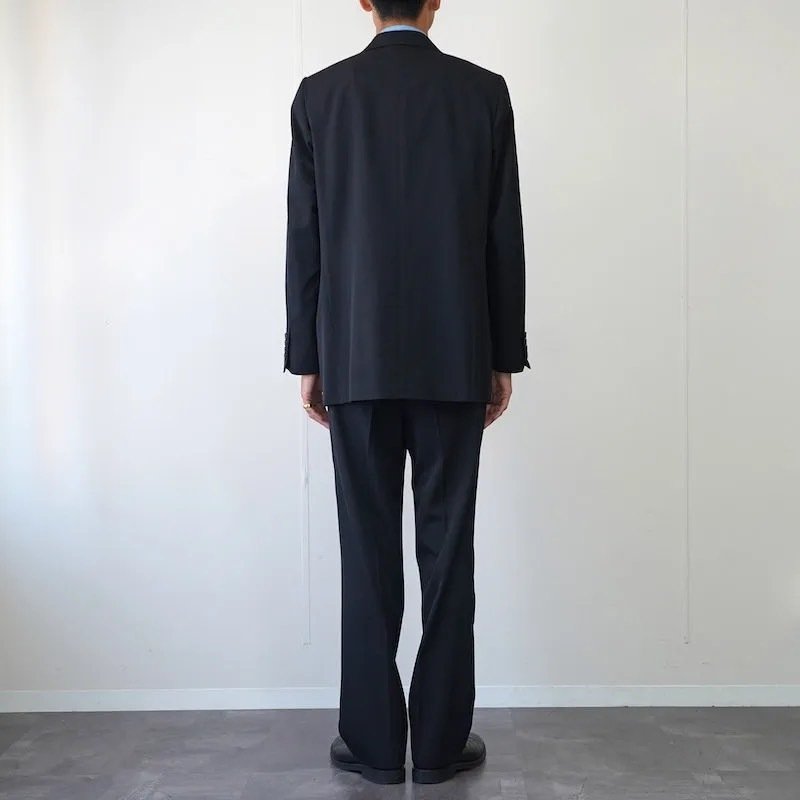 AURALEE「LIGHT WOOL MAX GABARDINE JACKET」― 究極の素材美をまとう一
