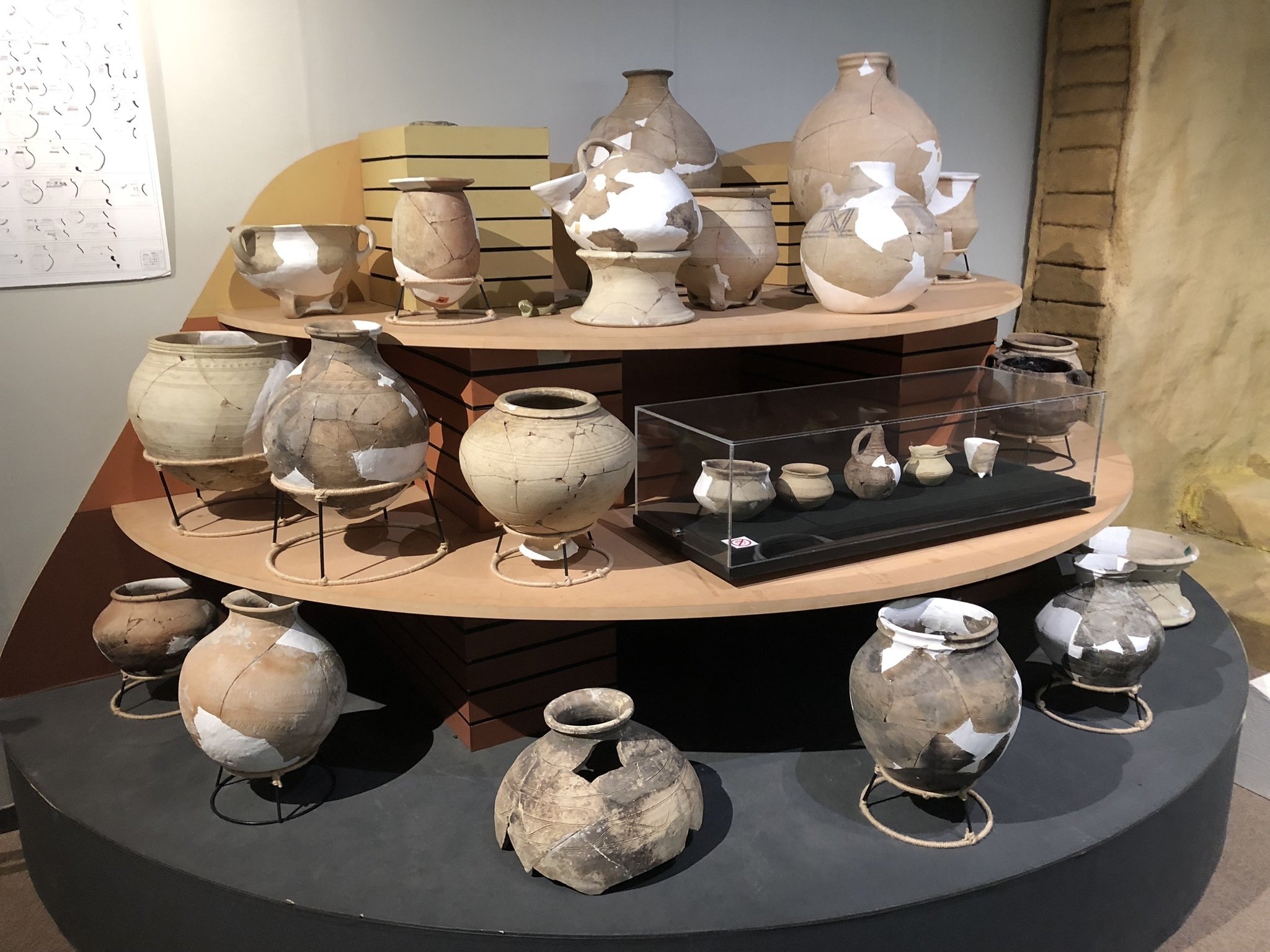 古代オリエントのガラスにうっとり｜紅紫