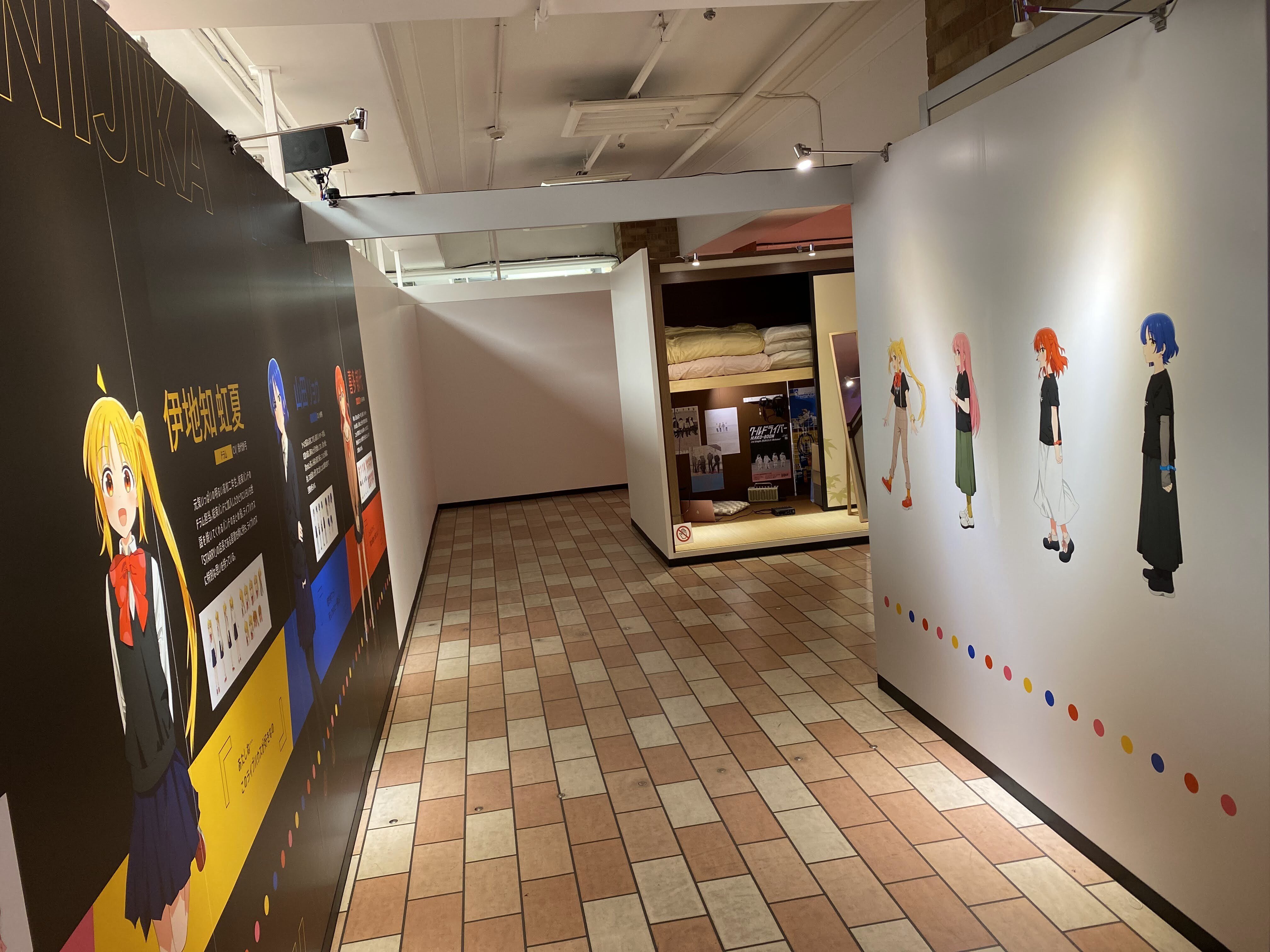 ぼっち・ざ・ろっく 展 浅草会場　セット ◤￣￣￣￣￣￣￣￣￣￣￣￣￣ アニメ 「ぼっち・ざ・ろっく！」展