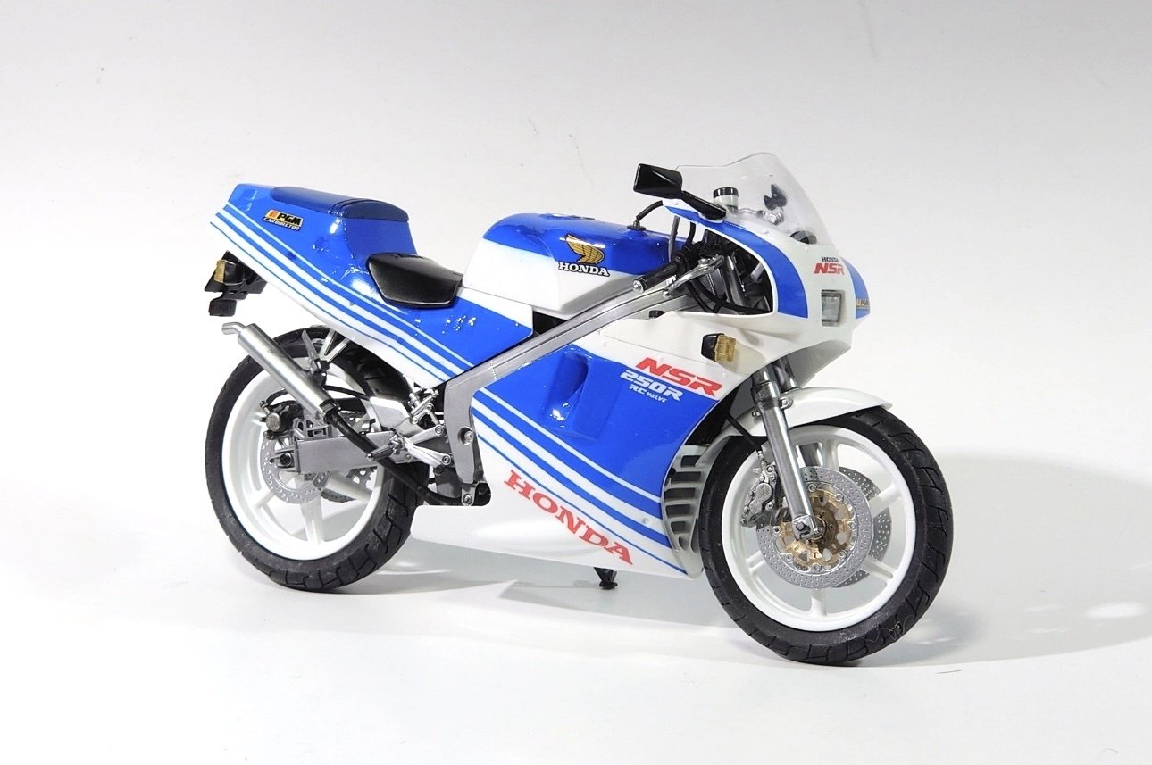 青白ライオネル 青白ライオネルについて｜ゆあしん