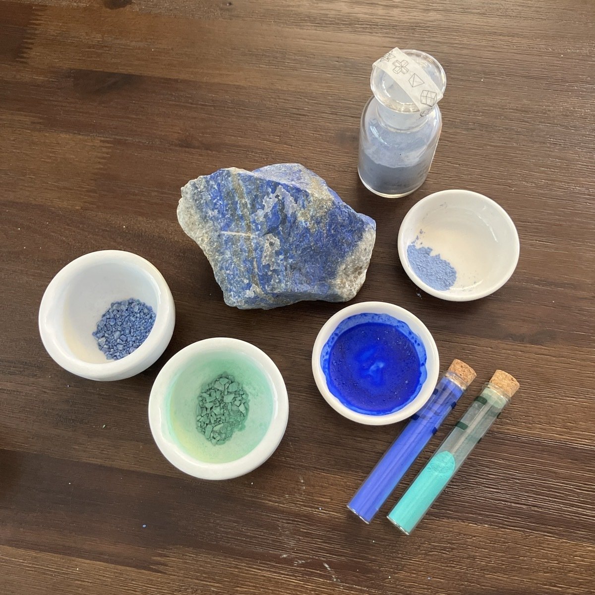 自作の岩彩画です！ 四月 桜》 WF3号、和紙・岩絵の具、2025年。 . “April” mineral