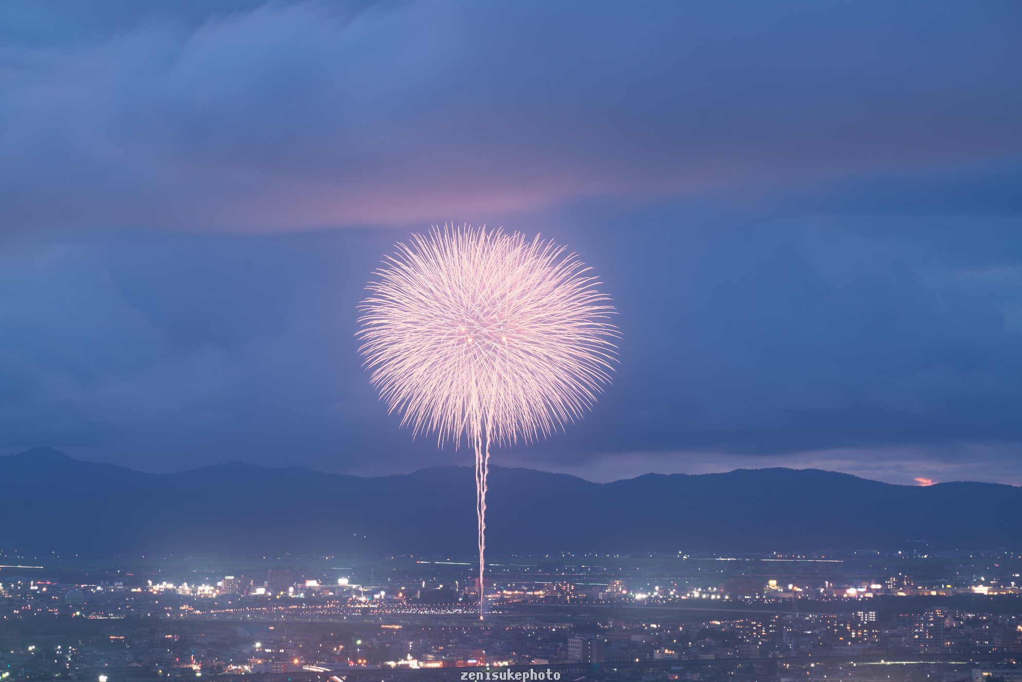 車旅記】長岡花火2025見に行ってきた｜銭祐