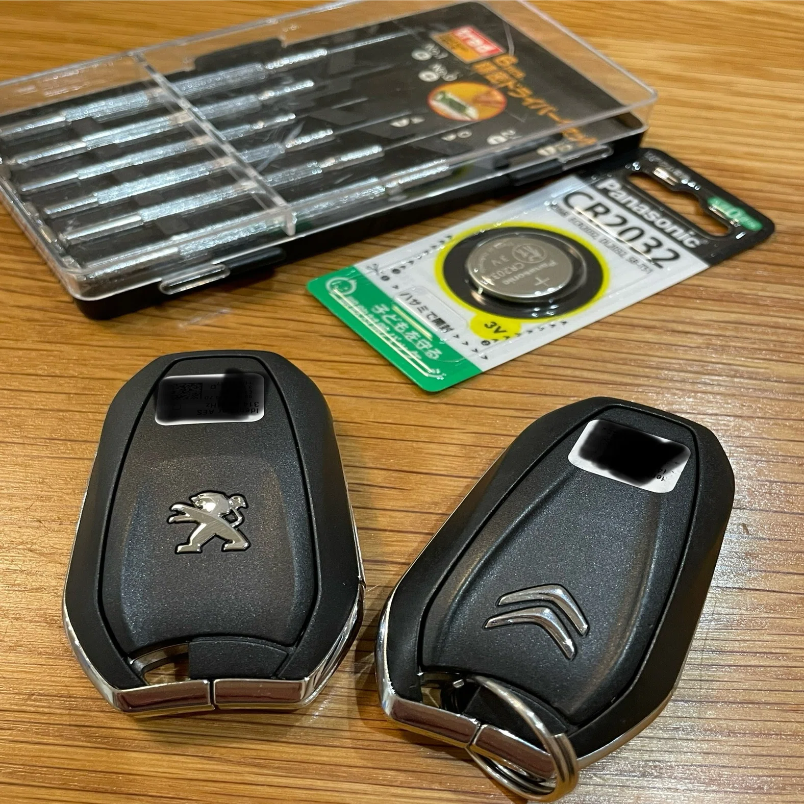 シトロエンのキーレス電池交換｜てつ
