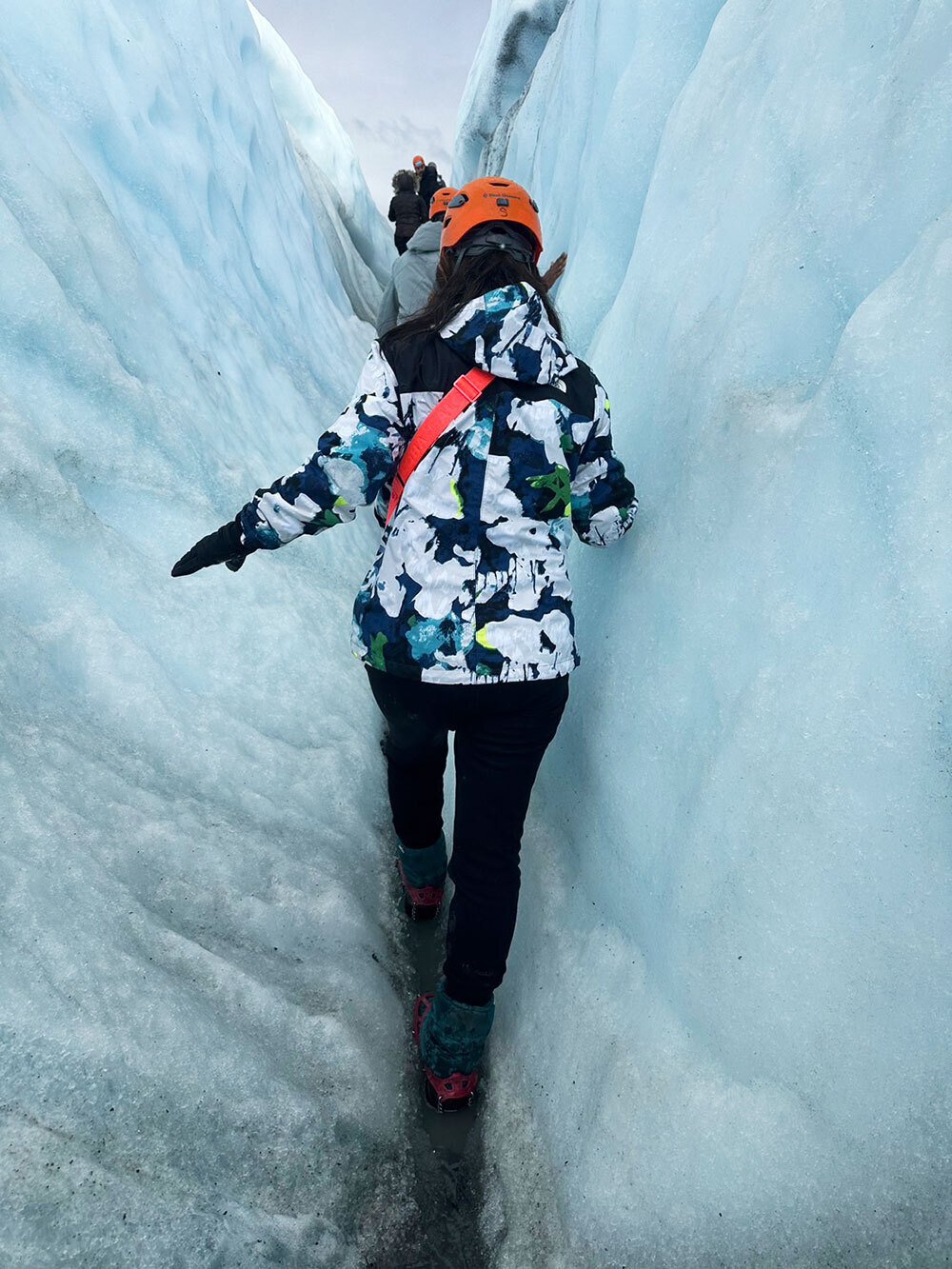 夏のアラスカで氷河を歩いて・登って・飲んできた！｜ゆかかか@ハワイ