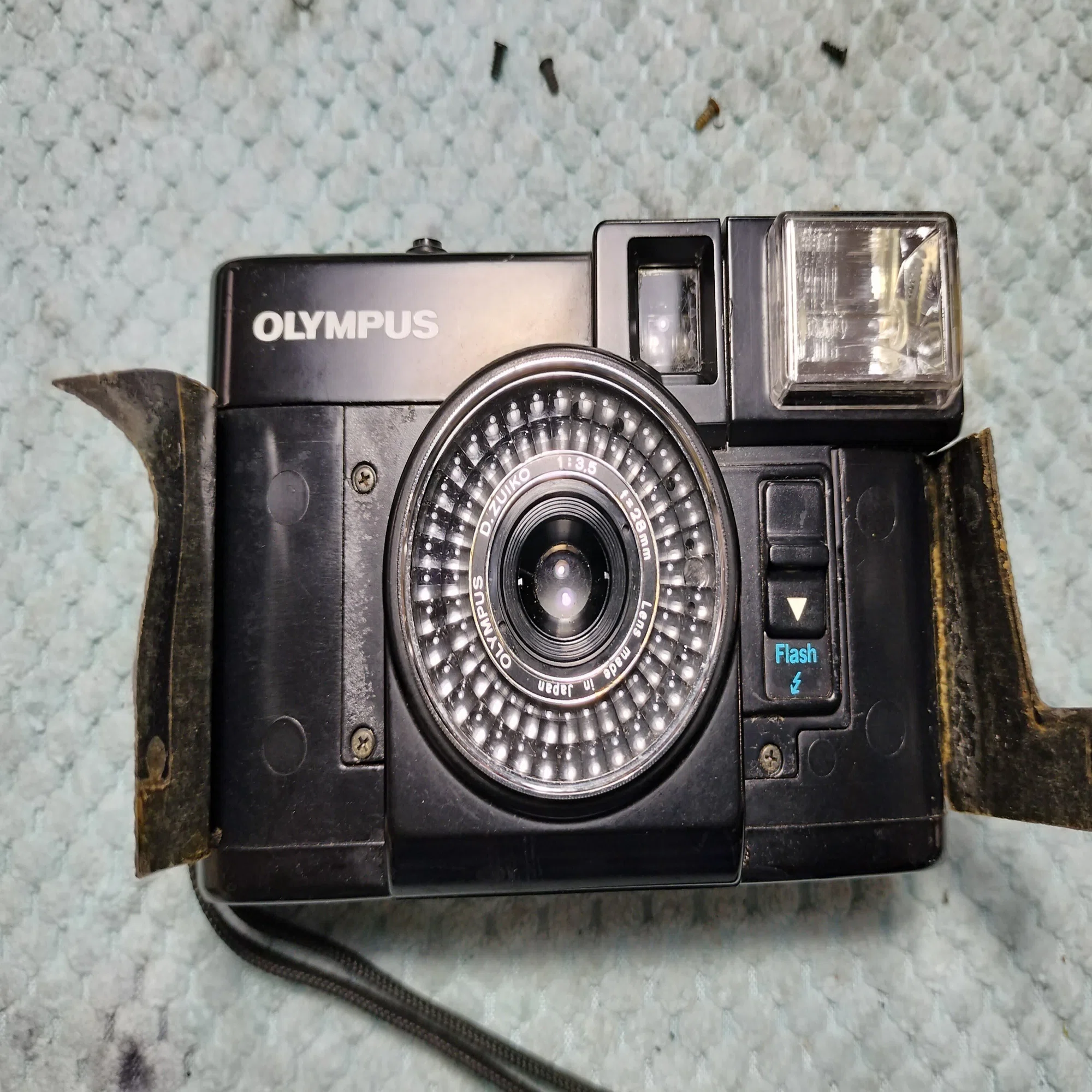 Olympus Pen EFの分解｜フィルムカメラ修理のアクアカメラ