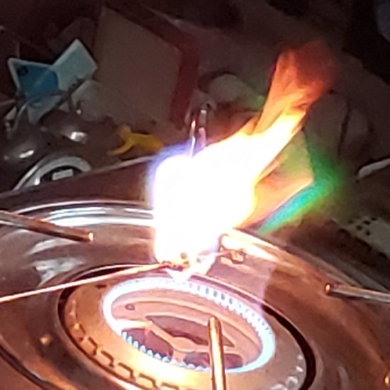 炎色反応実験｜さとうかよこ（きらら舎）