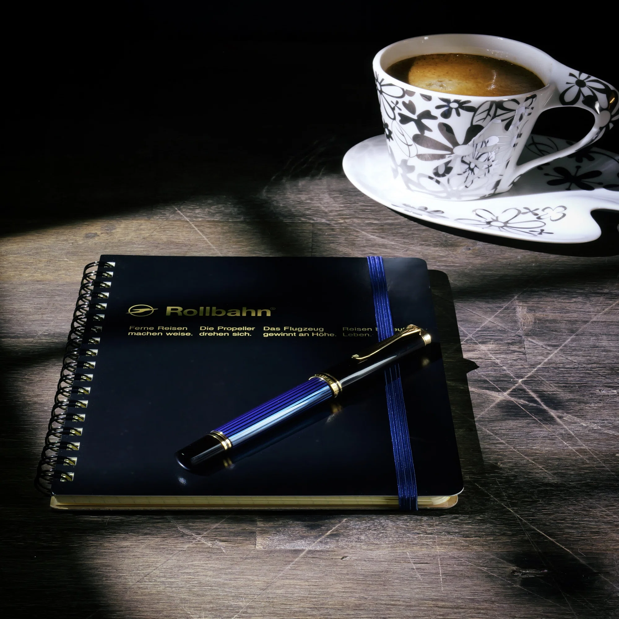 碧の余韻のスーべレーン：Pelikan Souverän M400 Blue Stripe｜Hideo 