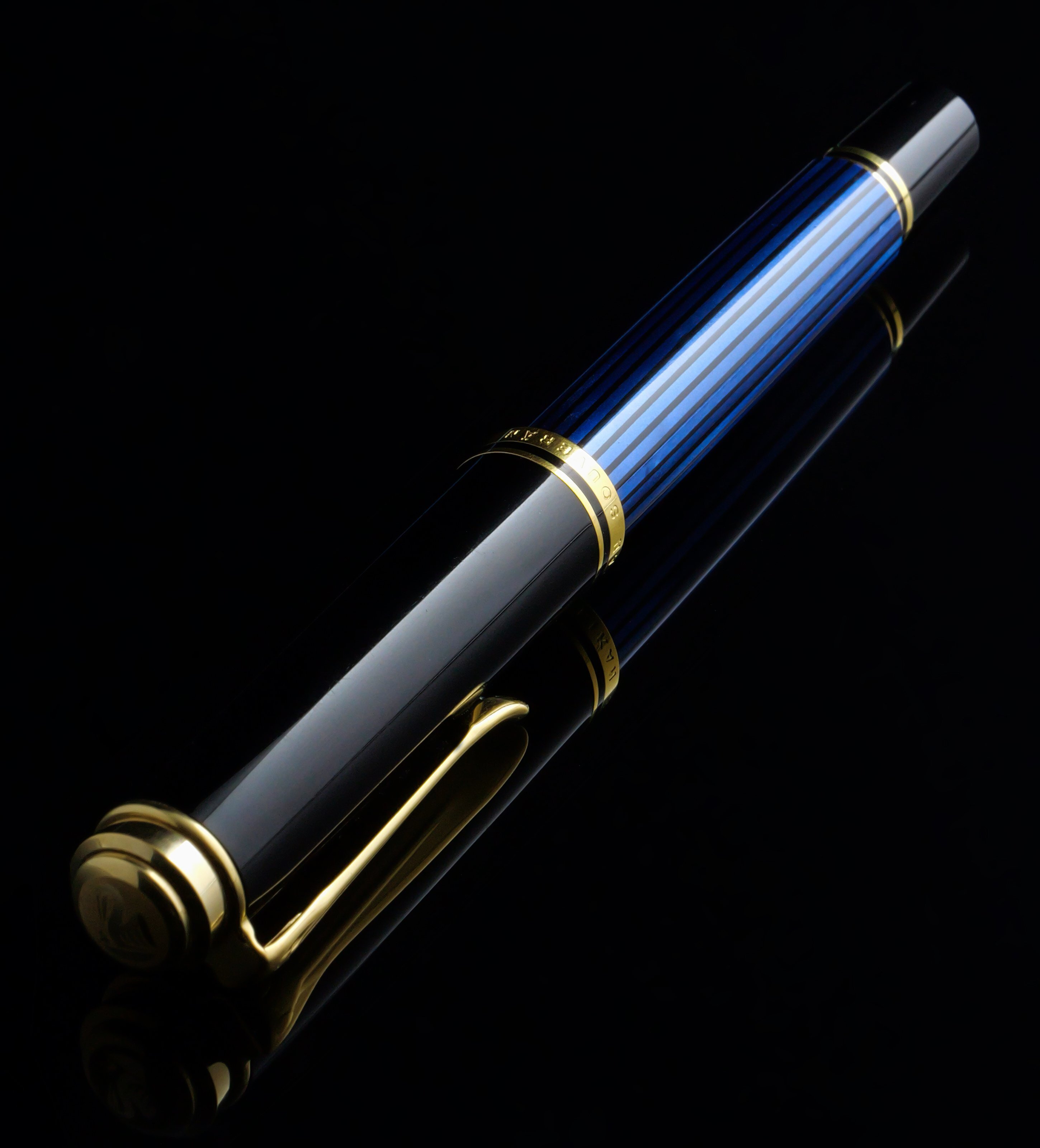 碧の余韻のスーべレーン：Pelikan Souverän M400 Blue Stripe