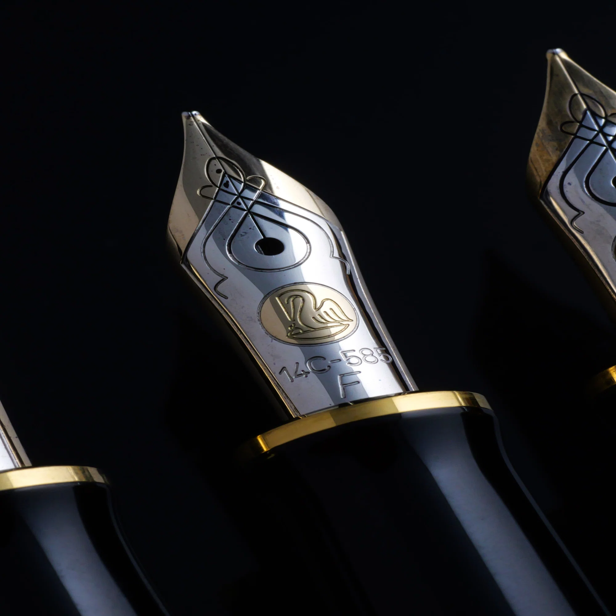 碧の余韻のスーべレーン：Pelikan Souverän M400 Blue Stripe｜Hideo 