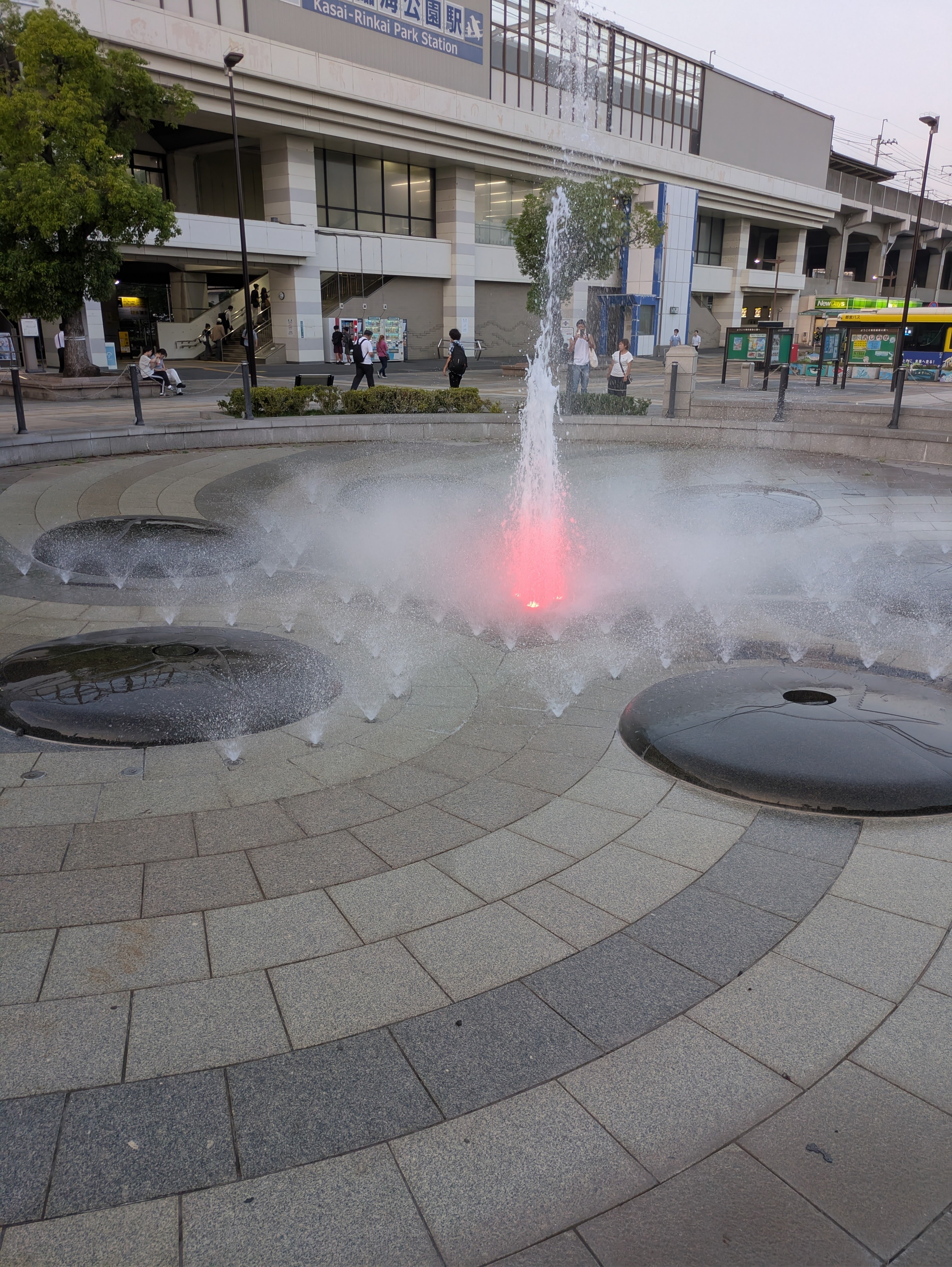 葛西臨海公園(水族園・噴水・ひまわり畑)｜たかはしあや（ことだまや）