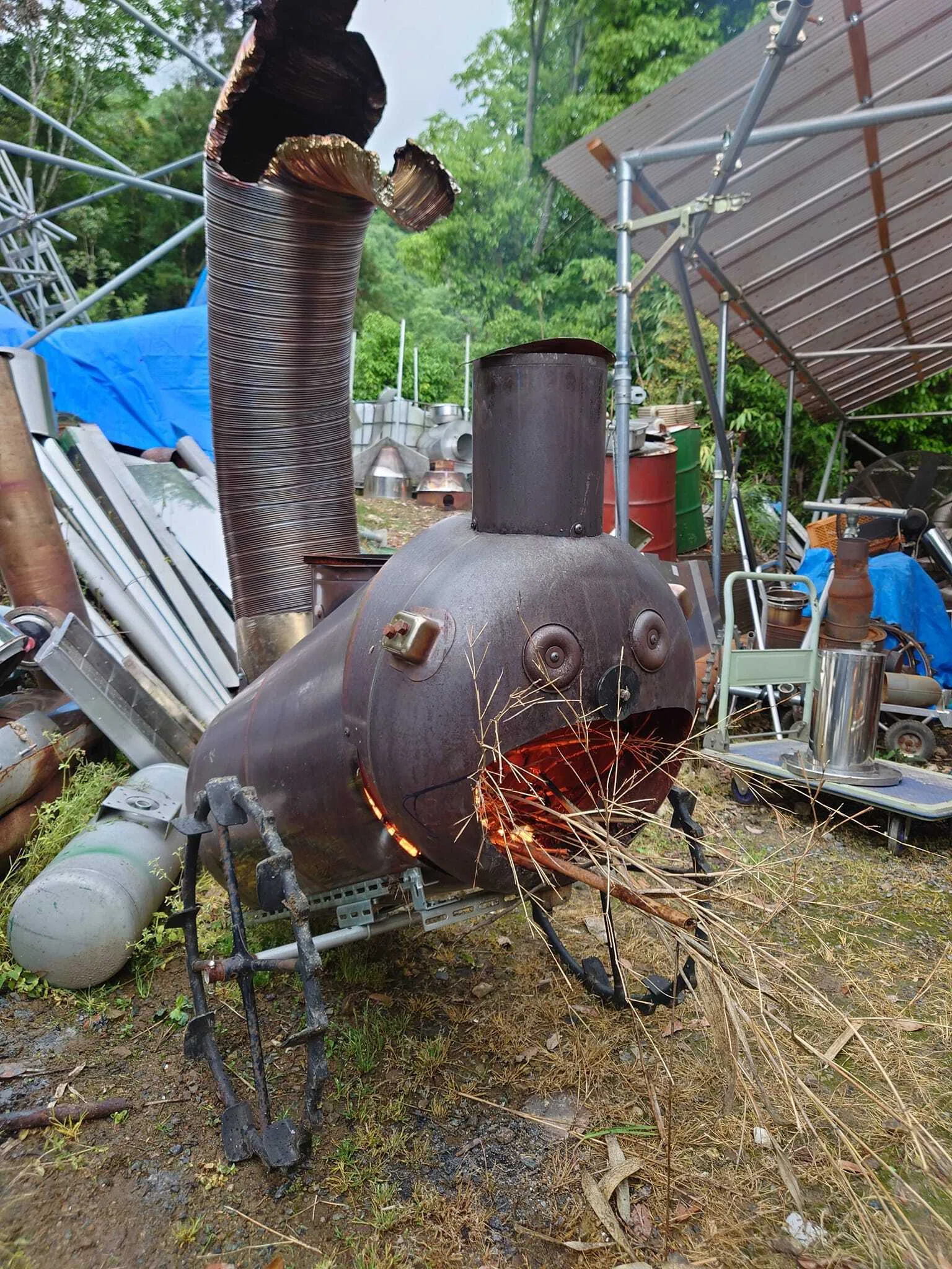 趣味のロケットストーブ #8】大口を開けた焚き火台、かわいいでしょう