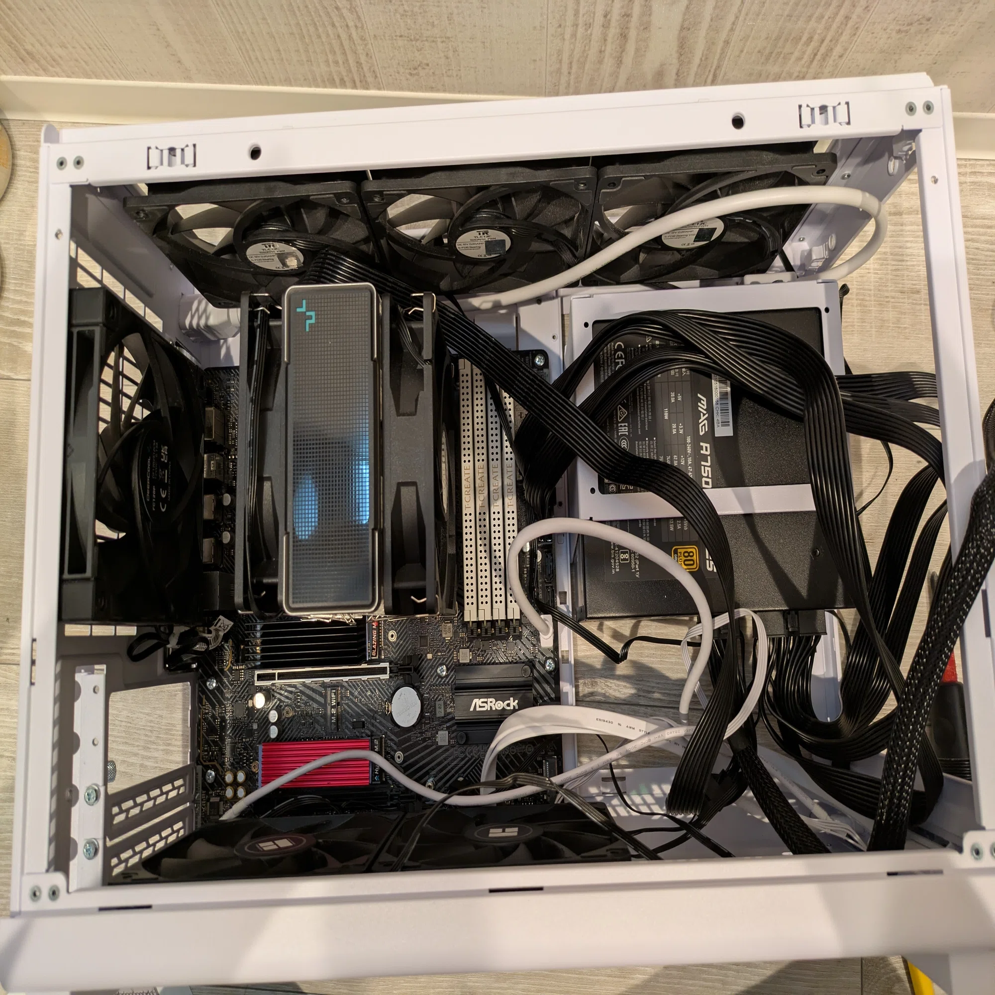PCを小型化した話【LIANLI A3-mATX-WDレビュー】｜ぱるちゃんparuchan