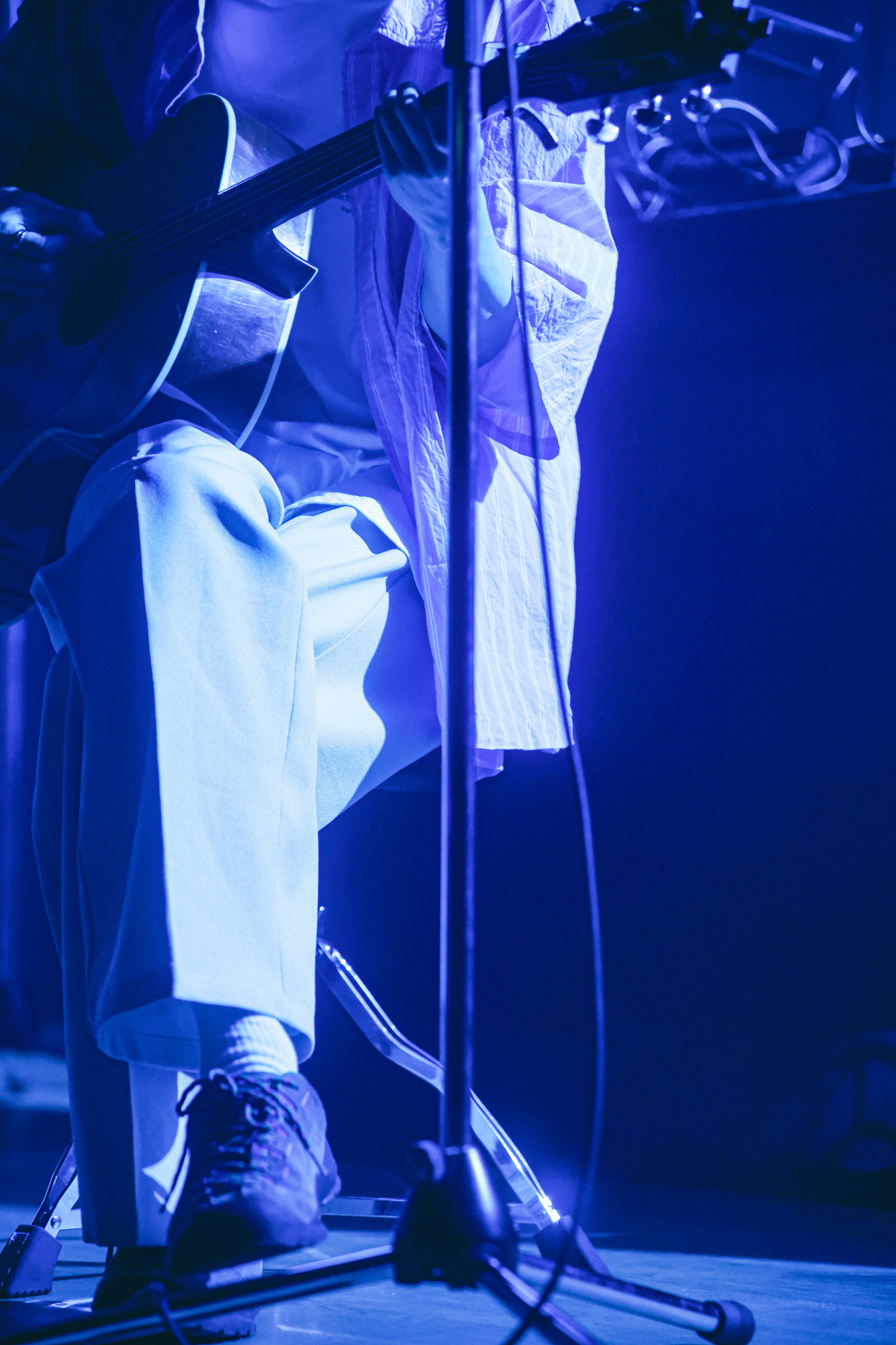 曲さえ広まればいいと思っていた」“顔出しナシ”で活動するMel、ライブ