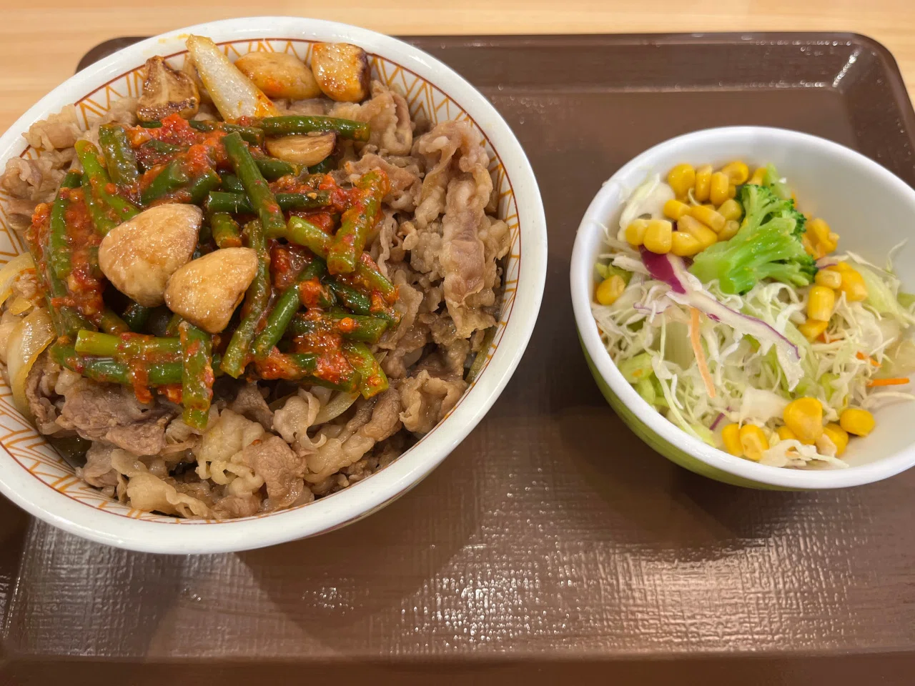 食事】すき家のニンニクの芽牛丼をコンプリートした2025年夏｜明多坂 優