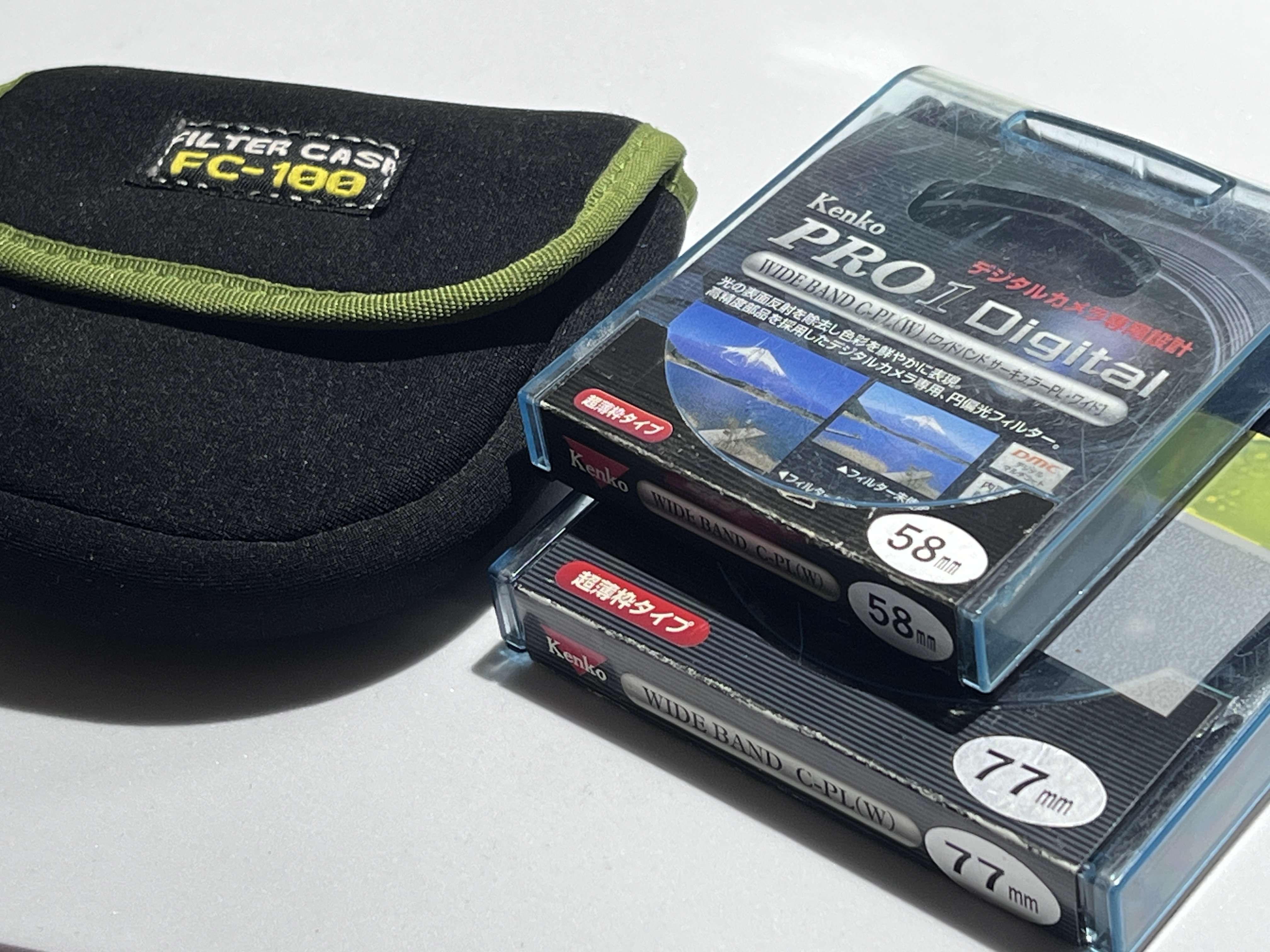 カメラ用 レンズ フィルター 82mm PRO1D ワイドバンド サーキュラーPL W デジタルシリーズ KENKO ケンコー メール便 送料無料即納 ケンコー・トキナー 82S PRO1D WIDEBAND サーキュラーPL（W） ブラック枠 82mm径  PLフィルター [Kenko PRO1D-CPL82 ワイドバンド カメラ用 円偏光レンズフィルター⁄ 薄枠⁄黒枠⁄風景撮影] | 写真屋さんドットコム