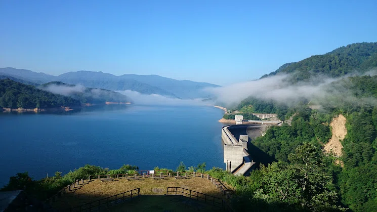 有峰ダム（富山県）｜一日一堰｜町田 奈桜
