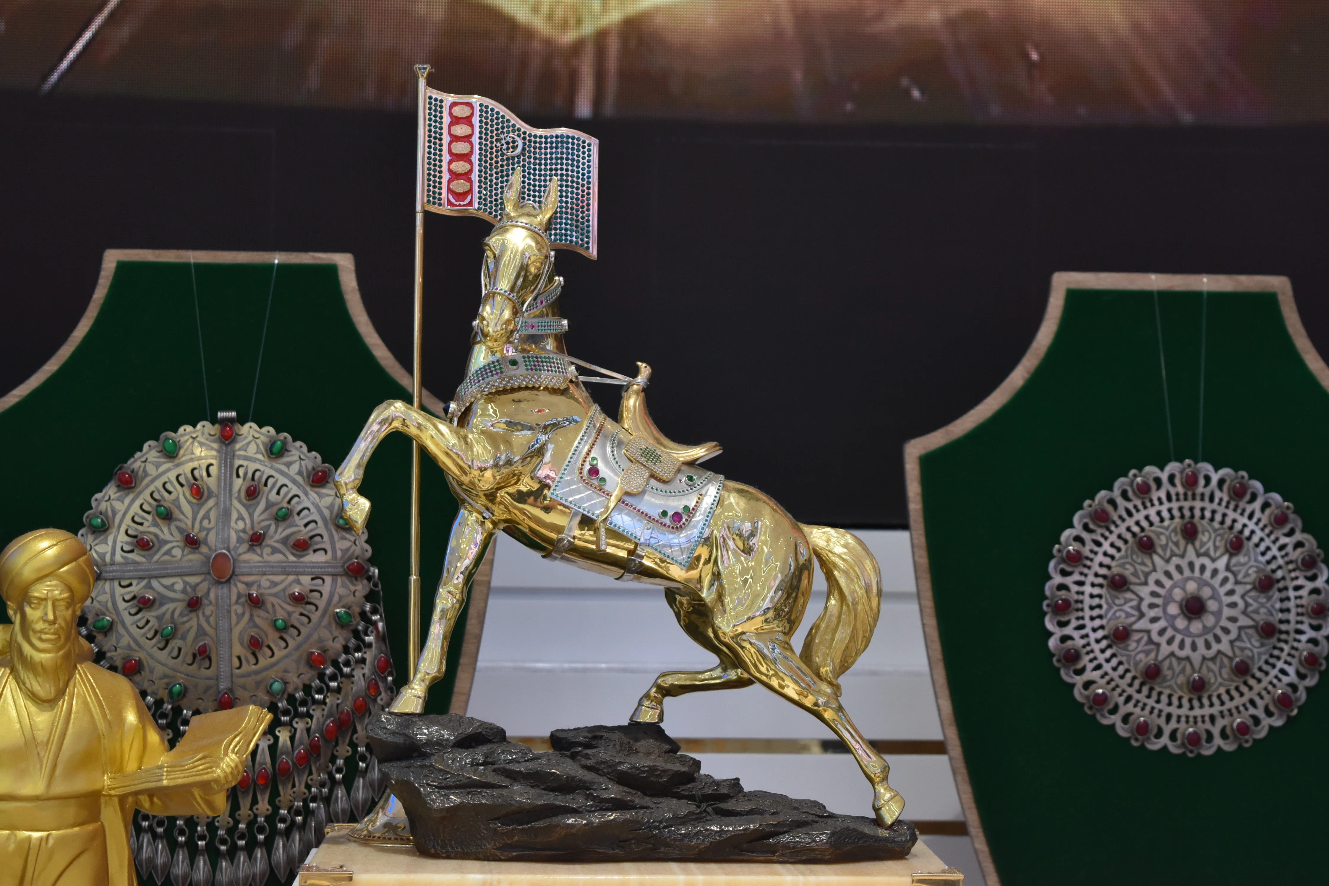黄金の馬 アハルテケの国。トルクメニスタンのパビリオンに行ってきた