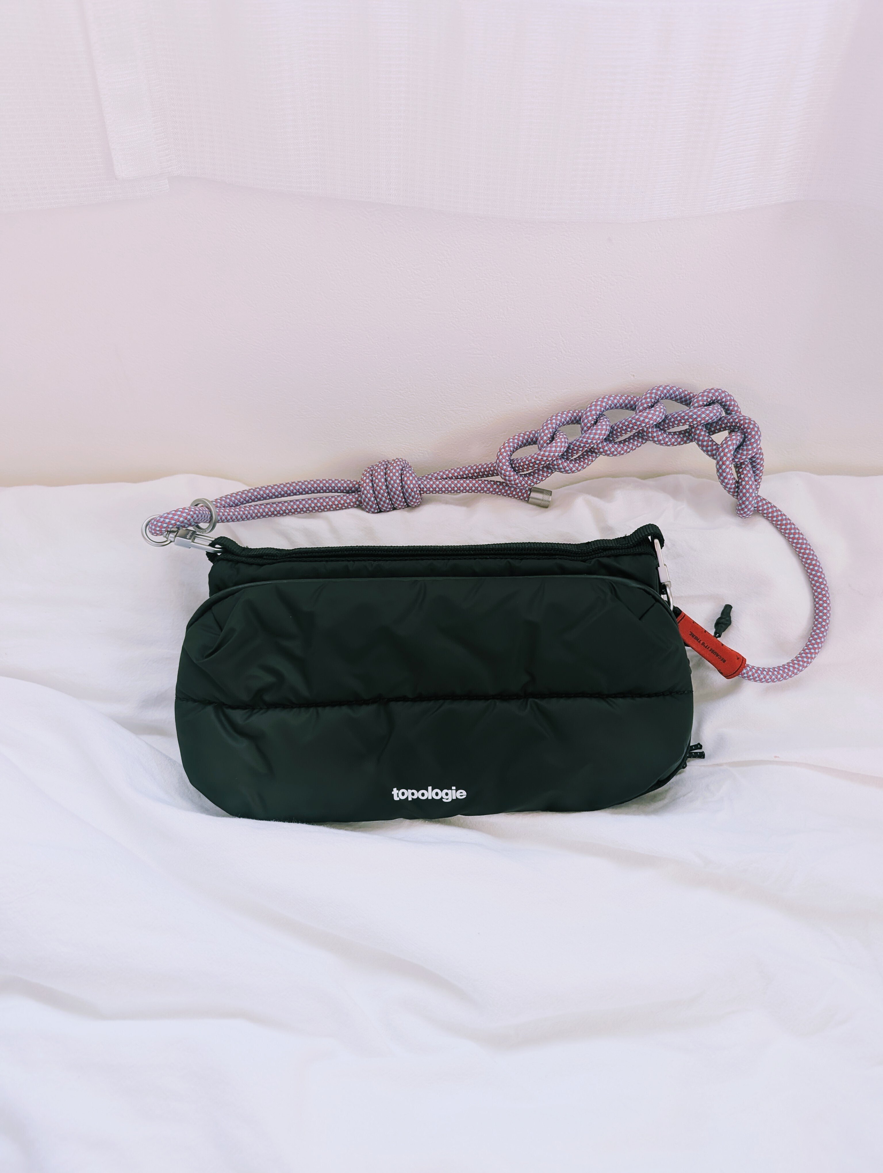 ミニマルな暮らしに寄り添う、topologieのバッグを手に入れた話