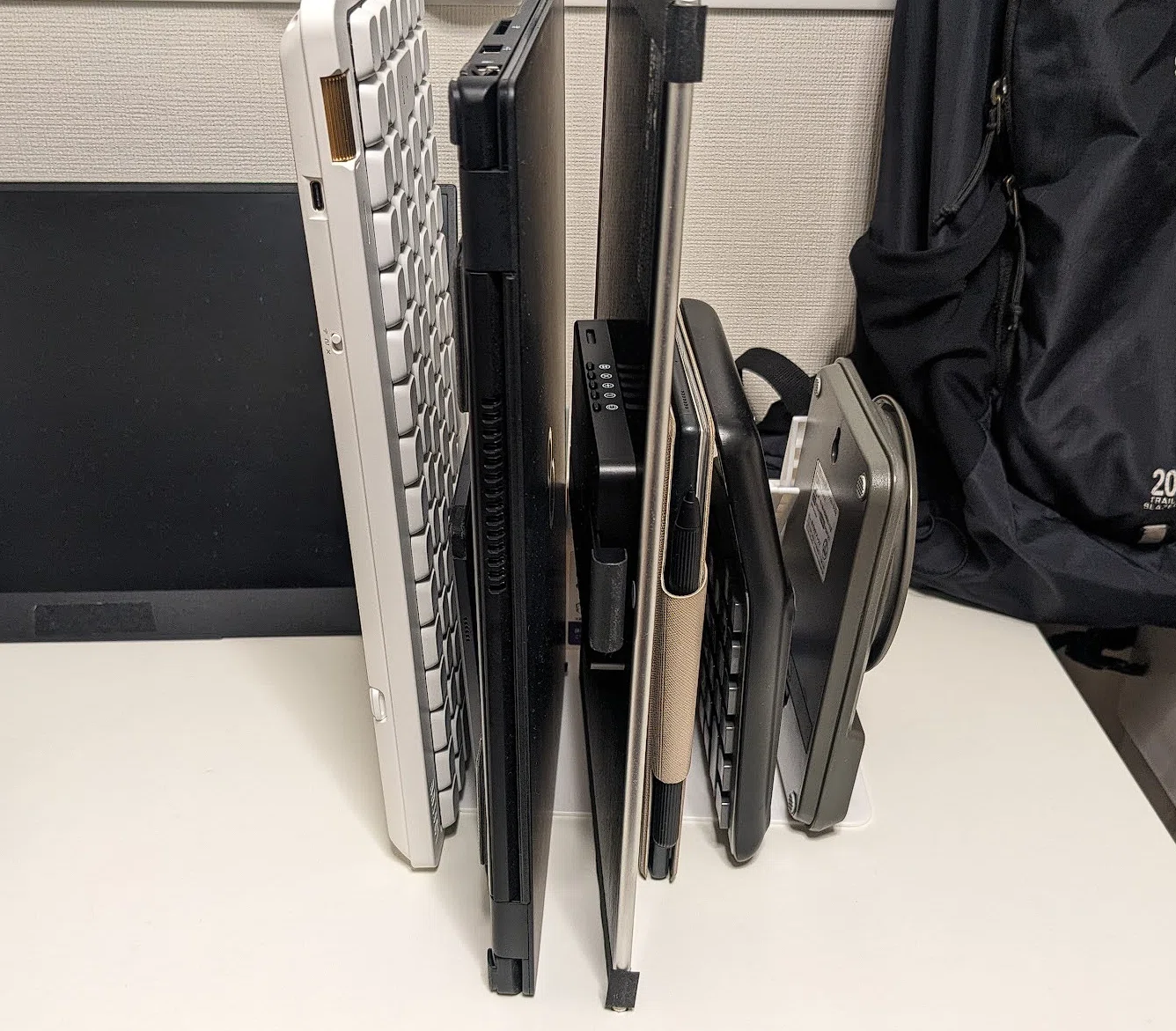 1冊でも倒れないブックスタンドが意外に良かった｜さしみつ