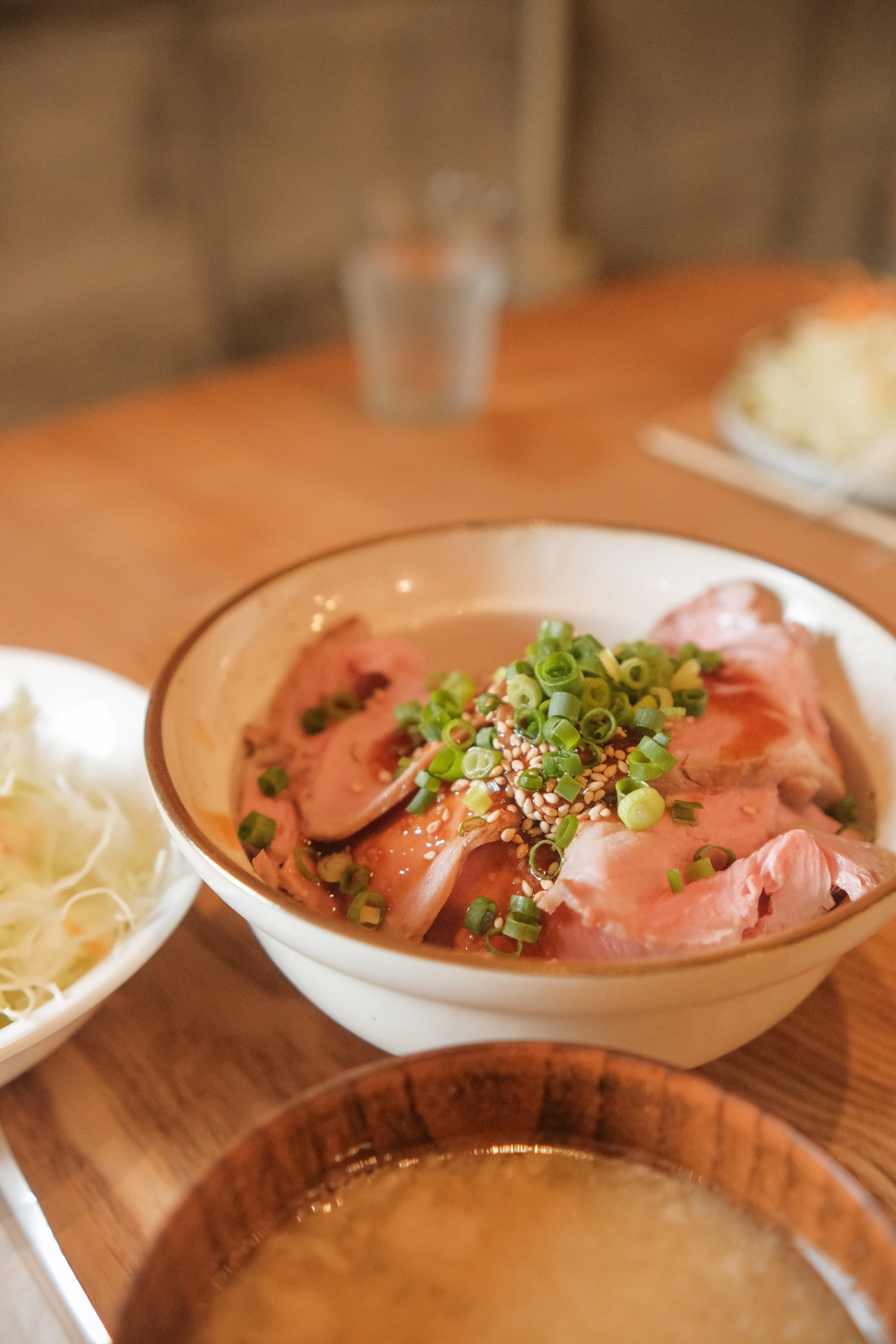 やんばるスギのカルパッチョが大人気 東村の 「かねやん食堂」｜高井司