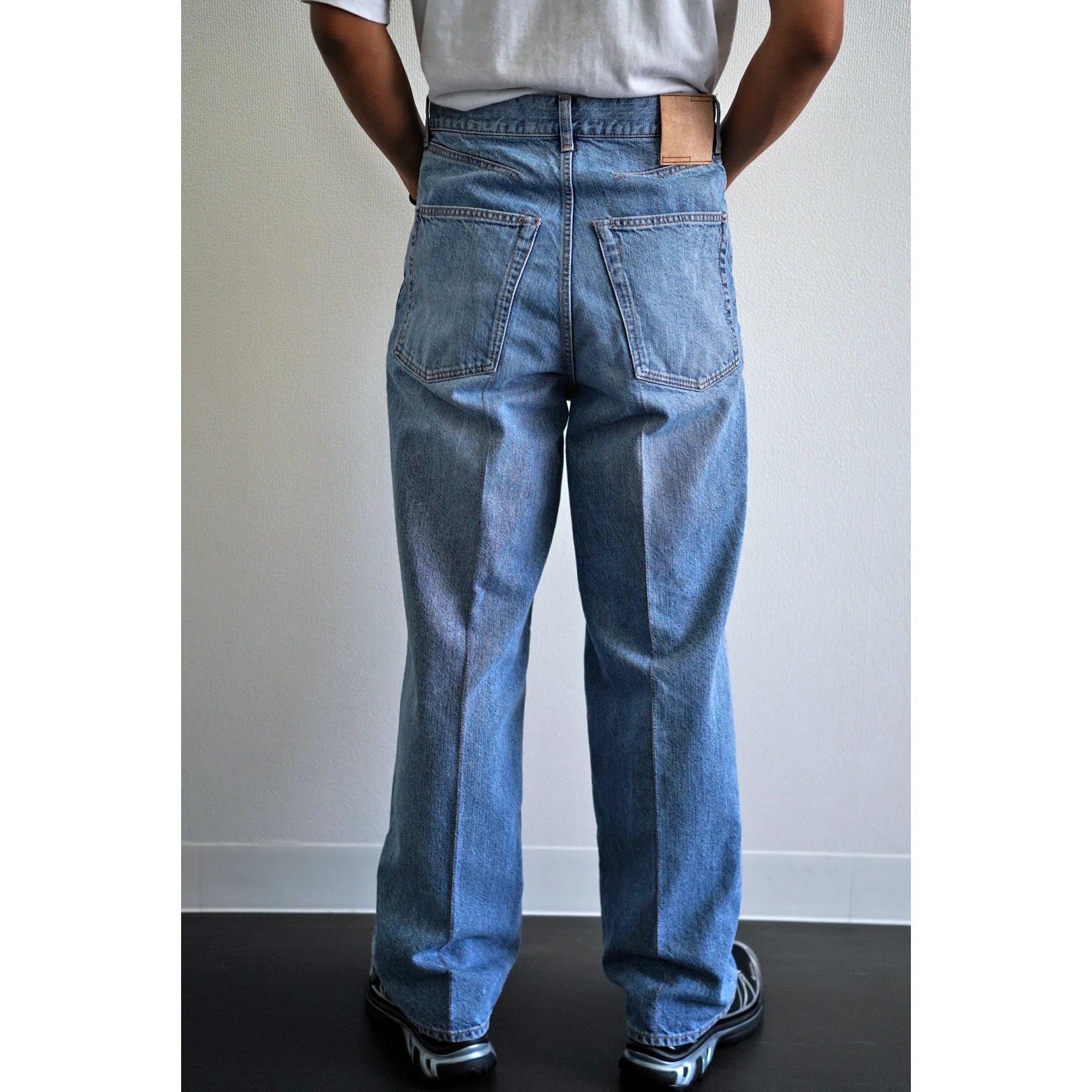 パンツ phebus washi straight denim size2 同じ青、違う影 ”phebus WASHI DENIM STRAIGHT PANTS