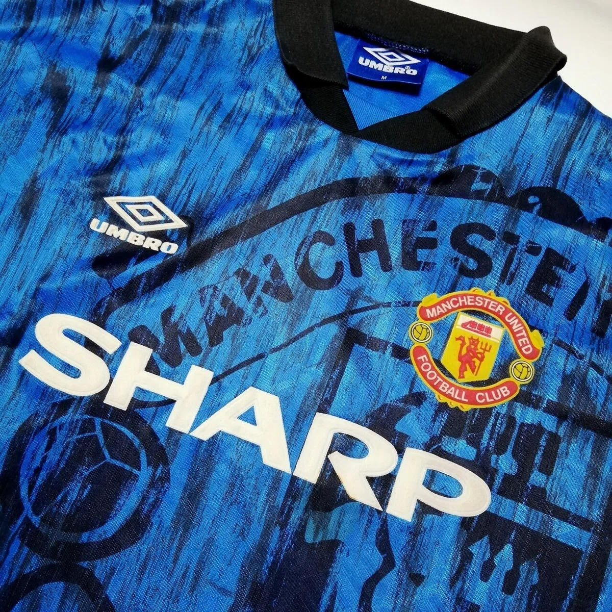 ユナイテッド×UMBRO×SHARP」伝説ユニフォーム！マンチェスターUの古着 
