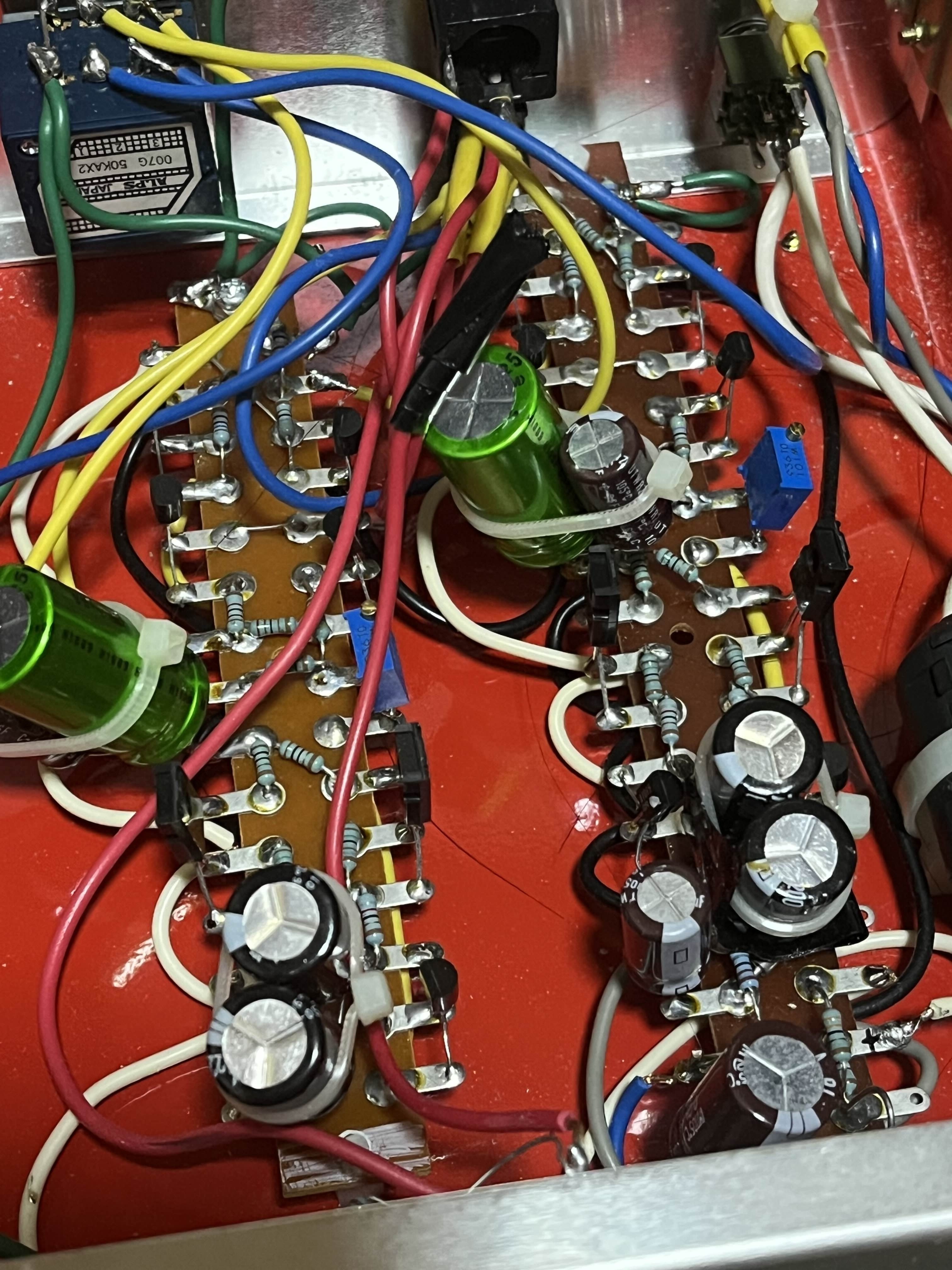 友人の自作アンプ/ぺるけ式、世界で一つだけのアンプ｜りあ