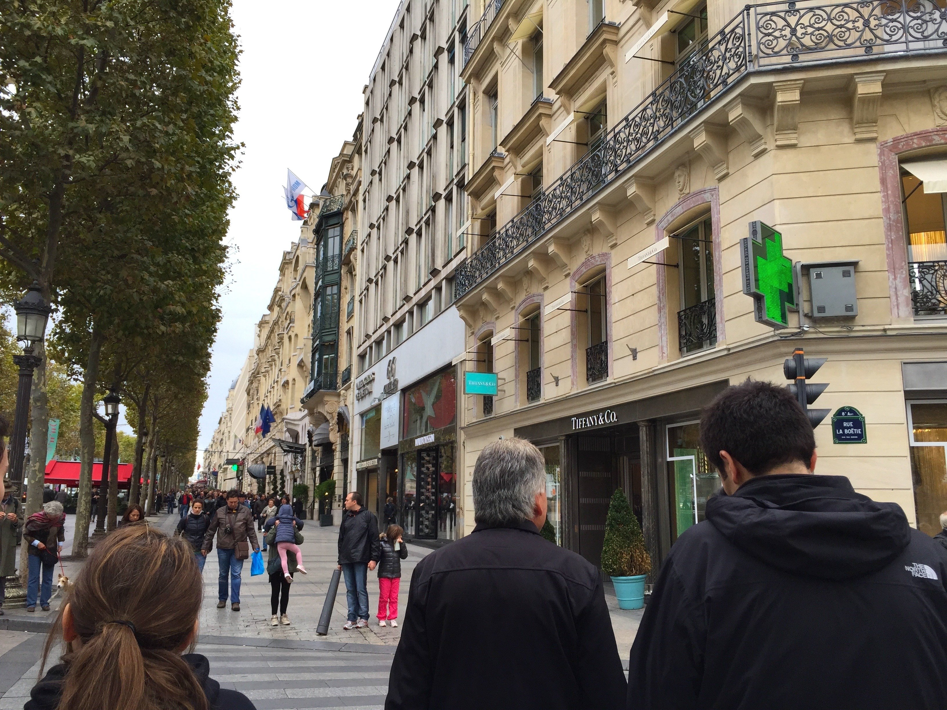 パリの街を歩いて、感じたこと｜nami