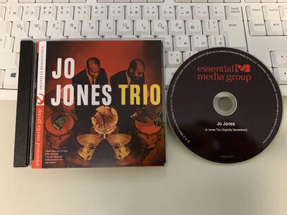 CDレビュー」『Jo Jones Trio』／ジョー・ジョーンズ(ds)／モノと 