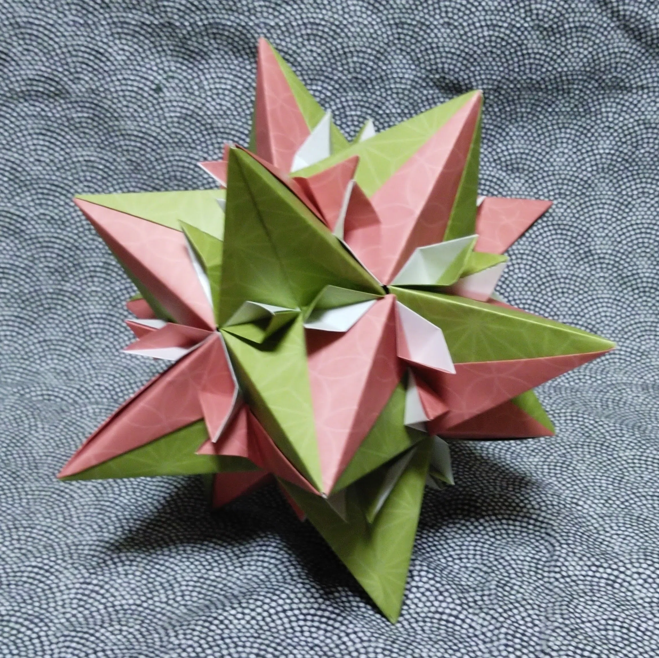 折り紙 4度目の『花寄せ』｜ScotchEgg