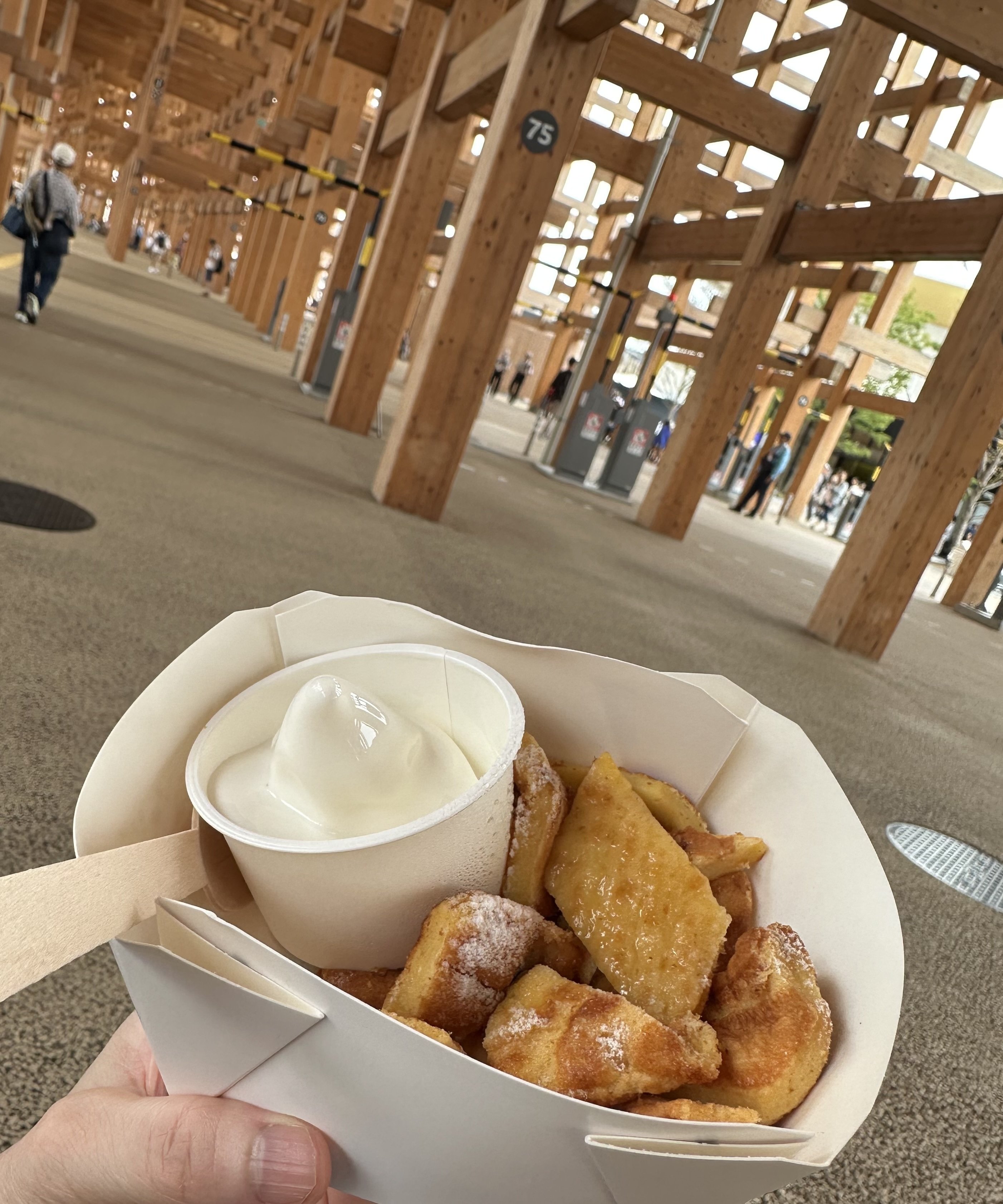 万博15回目 前編はウーマンズパビリオン・コロンビア・ブルー