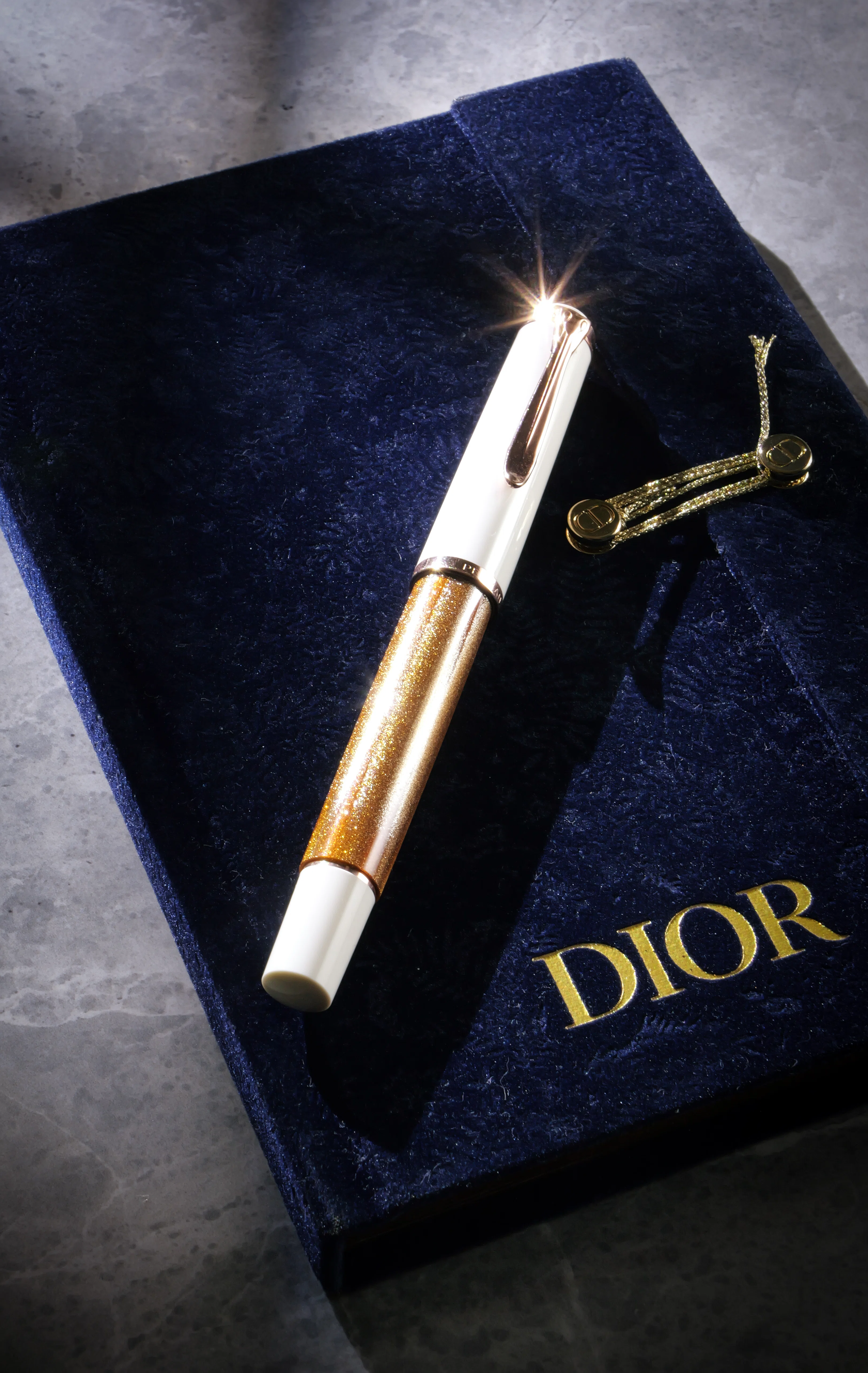 妻に贈る美しきペリカン：Pelikan Classic M200 Copper Rose Gold