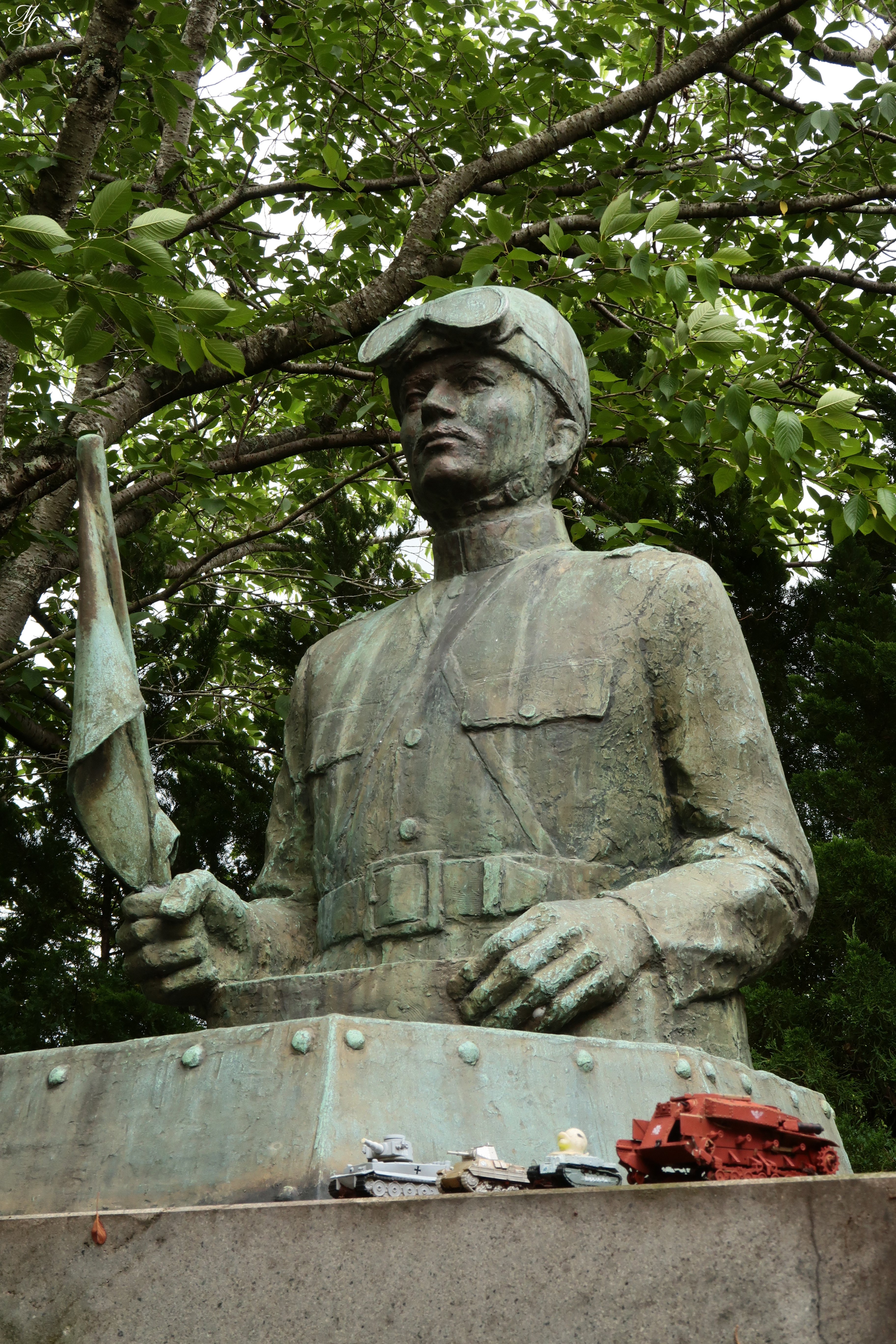 軍神西住戦車長之像｜aki mura