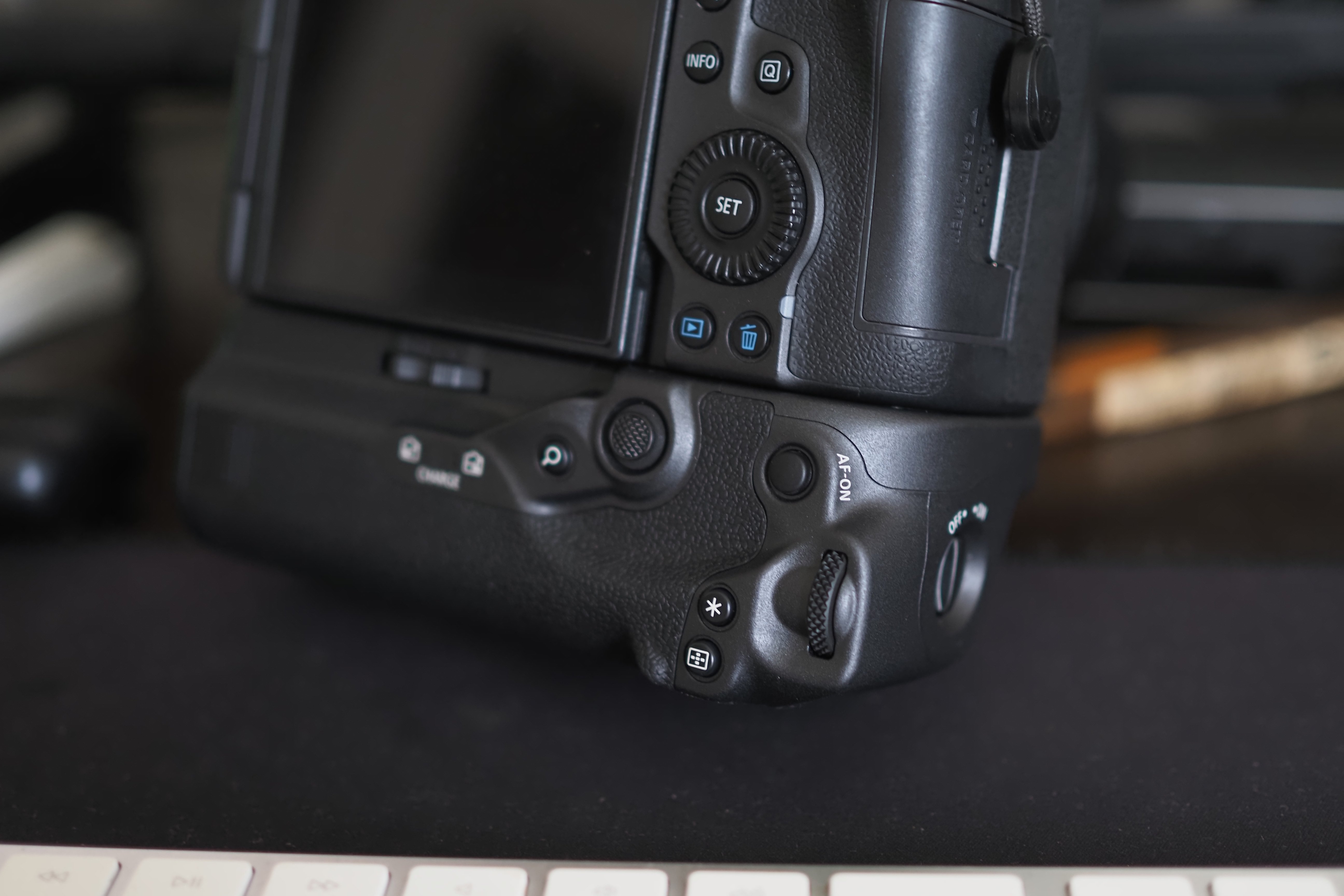 Canon 縦グリップ BG-R20を買った｜junichiの日記 被写体募集（再）