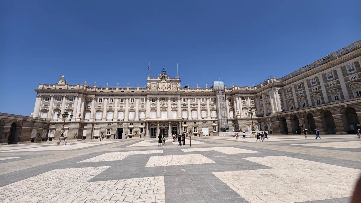 スペイン旅行3(マドリード王宮で危なかった話)|JJJJ
