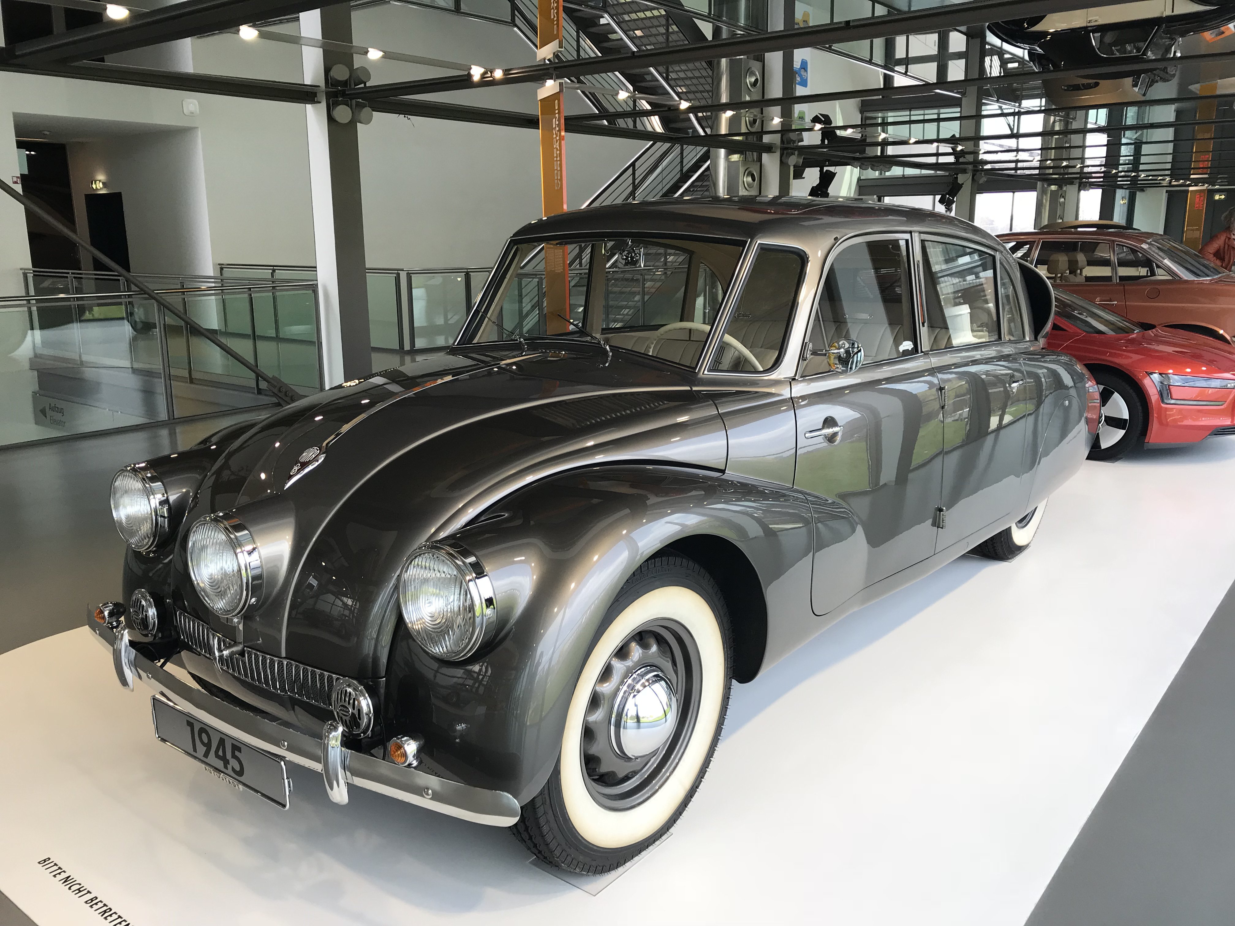 空冷V8をリアに！ 超個性派タトラT87と大阪万博に来たT603｜金子浩久書店