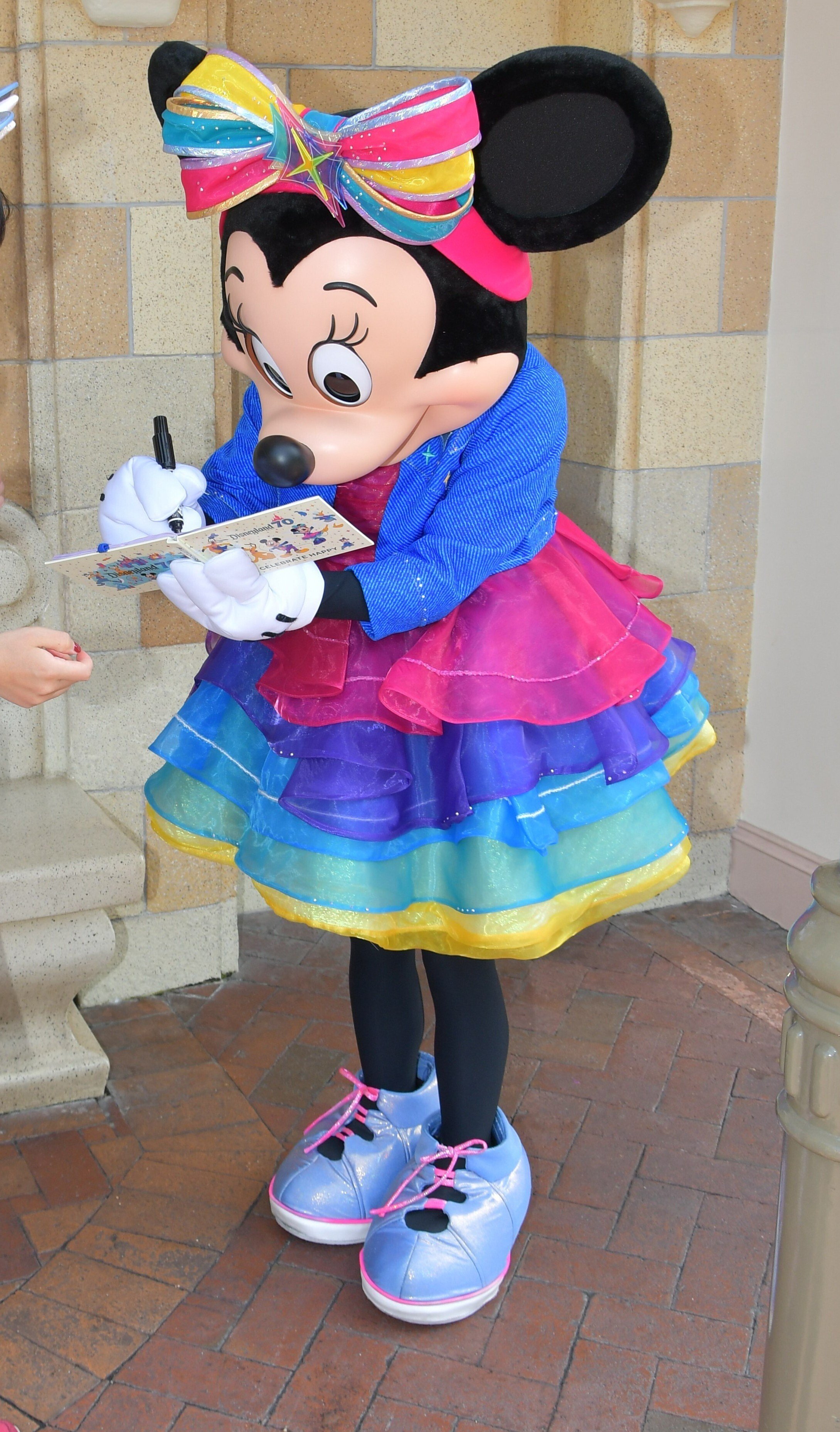 【新品】日本未発売❣️アメリカ限定❣️ディズニー　ミニー　リュック ☆US Disney Parks☆ミニーマウス ぬいぐるみ付きリュック (Disney