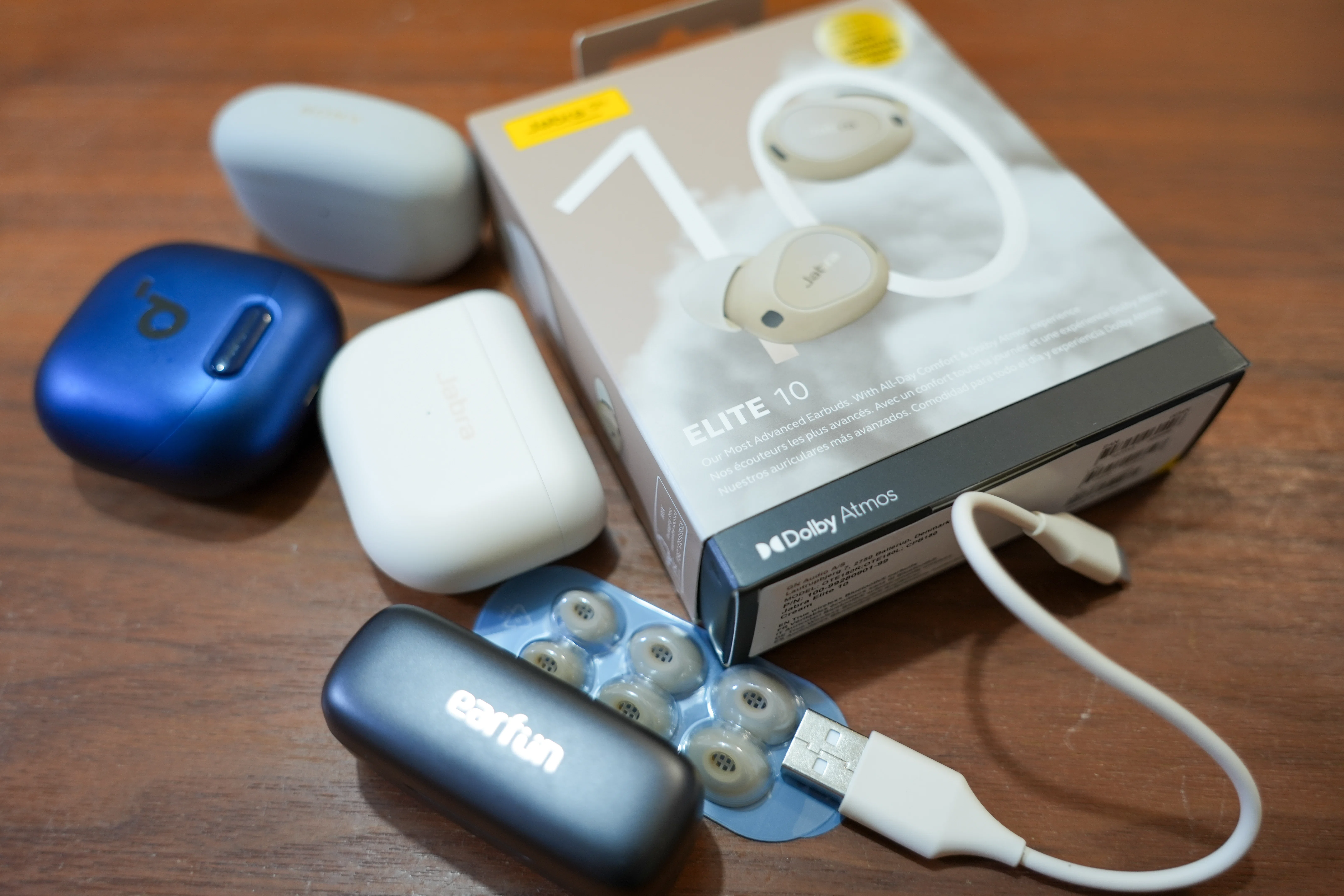 フラッグシップ「Jabra Elite 10」— 業務にも日常にも心地よい一体型