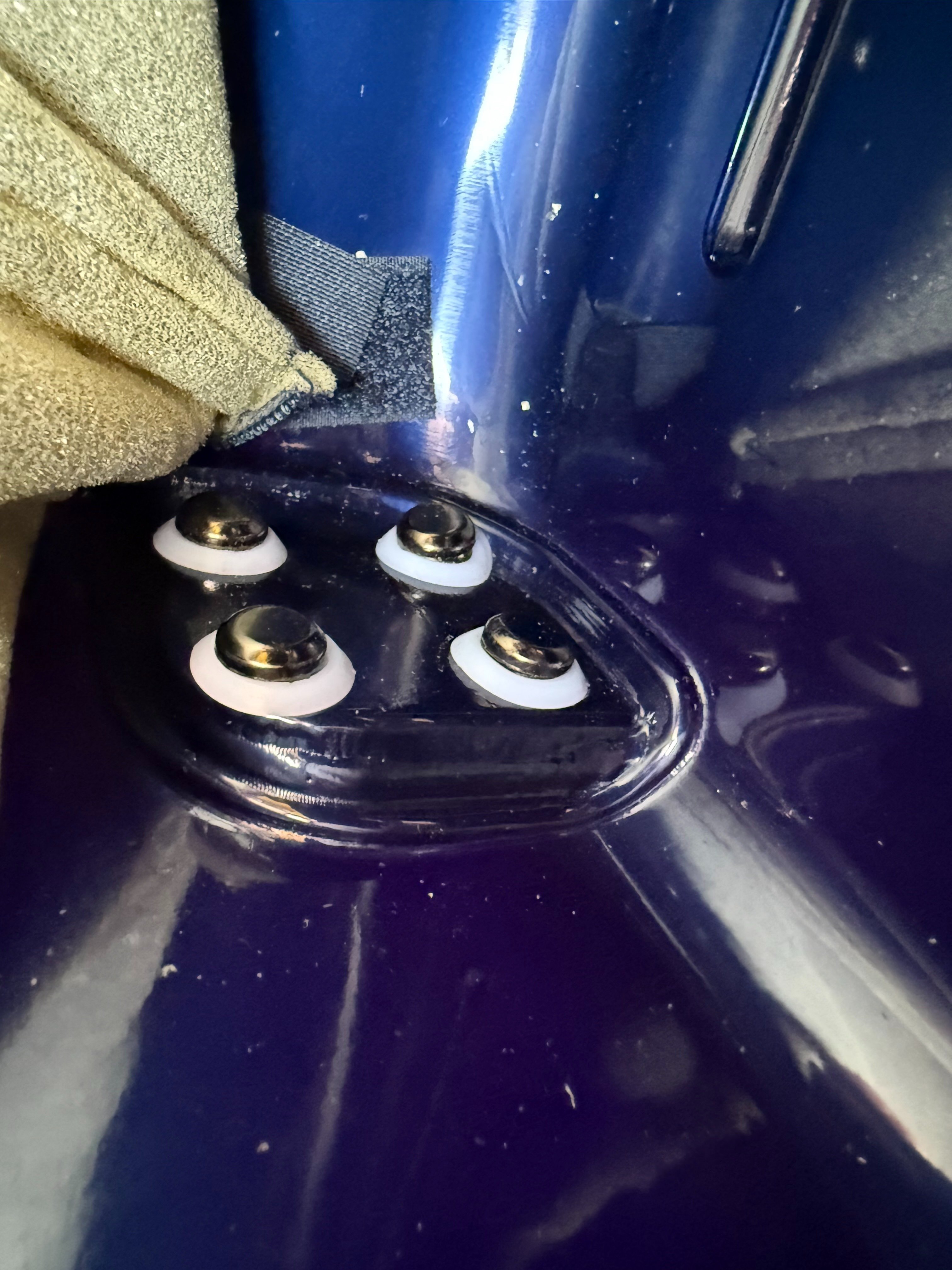 DIY スーツケースのキャスター交換（タイヤ交換）｜NicePapa 平野 尚志