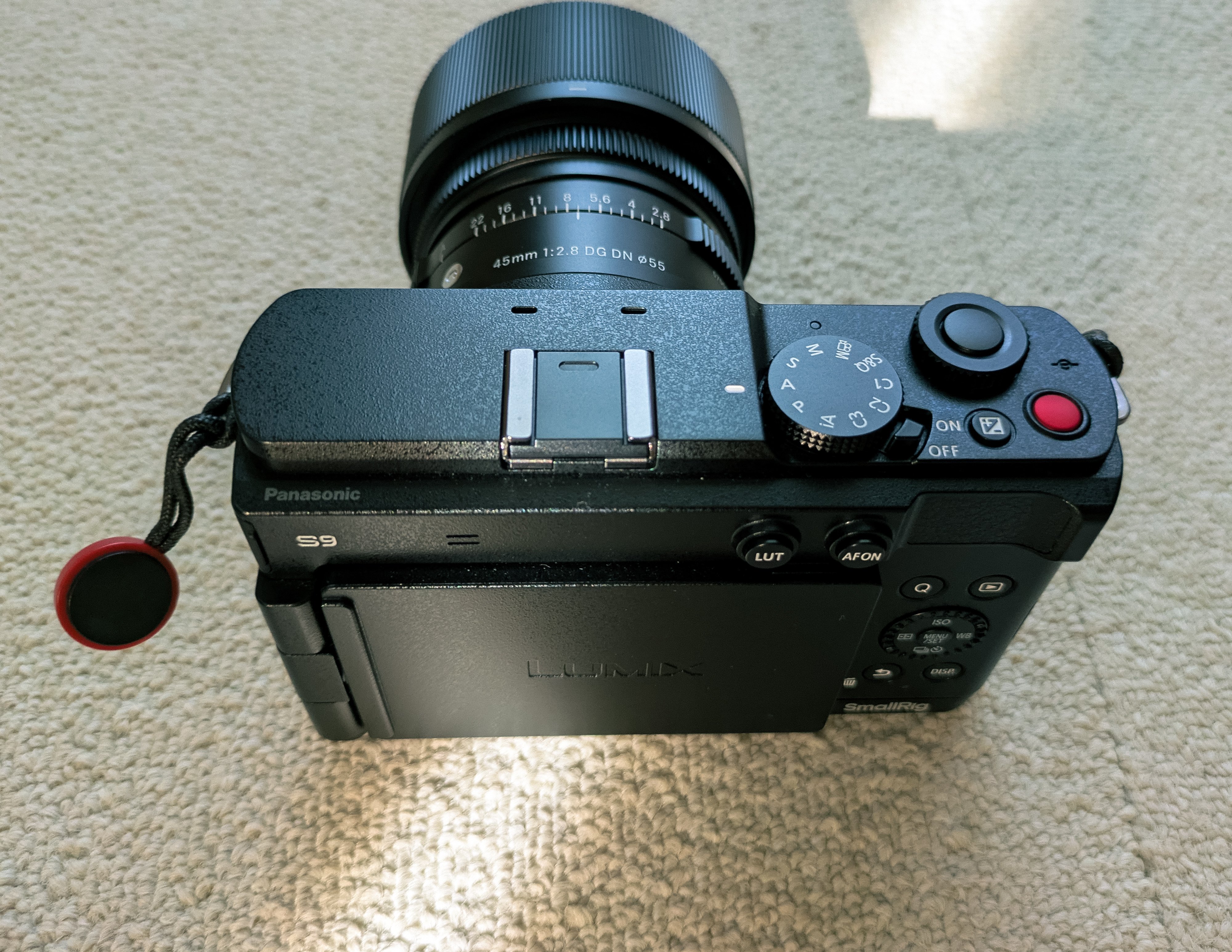 LUMIXS9のディスプレイを裏返して撮影してみた｜オレソト/あした俺は外