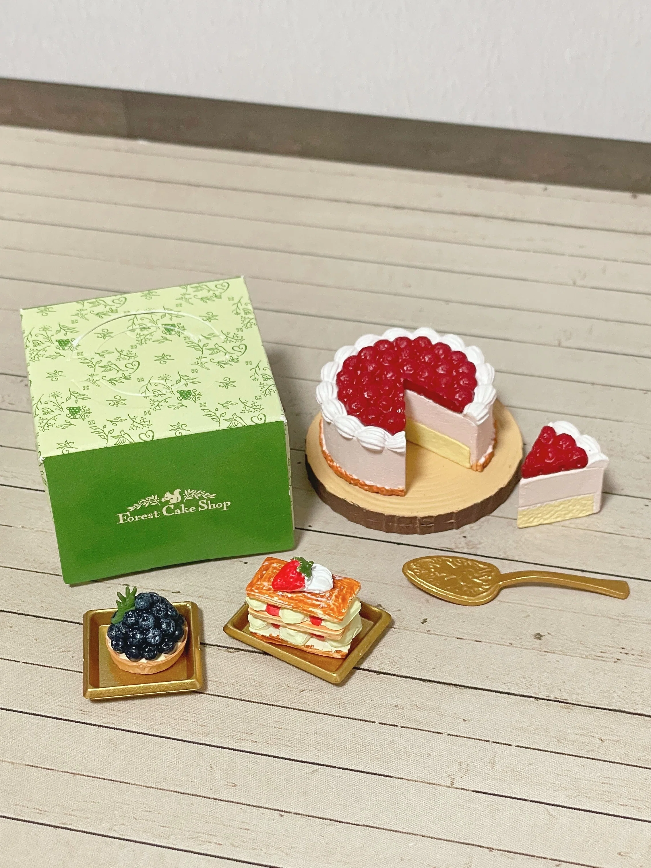 リーメント】こもれびの森のケーキ屋さん｜ette**小さな世界の住人🐰