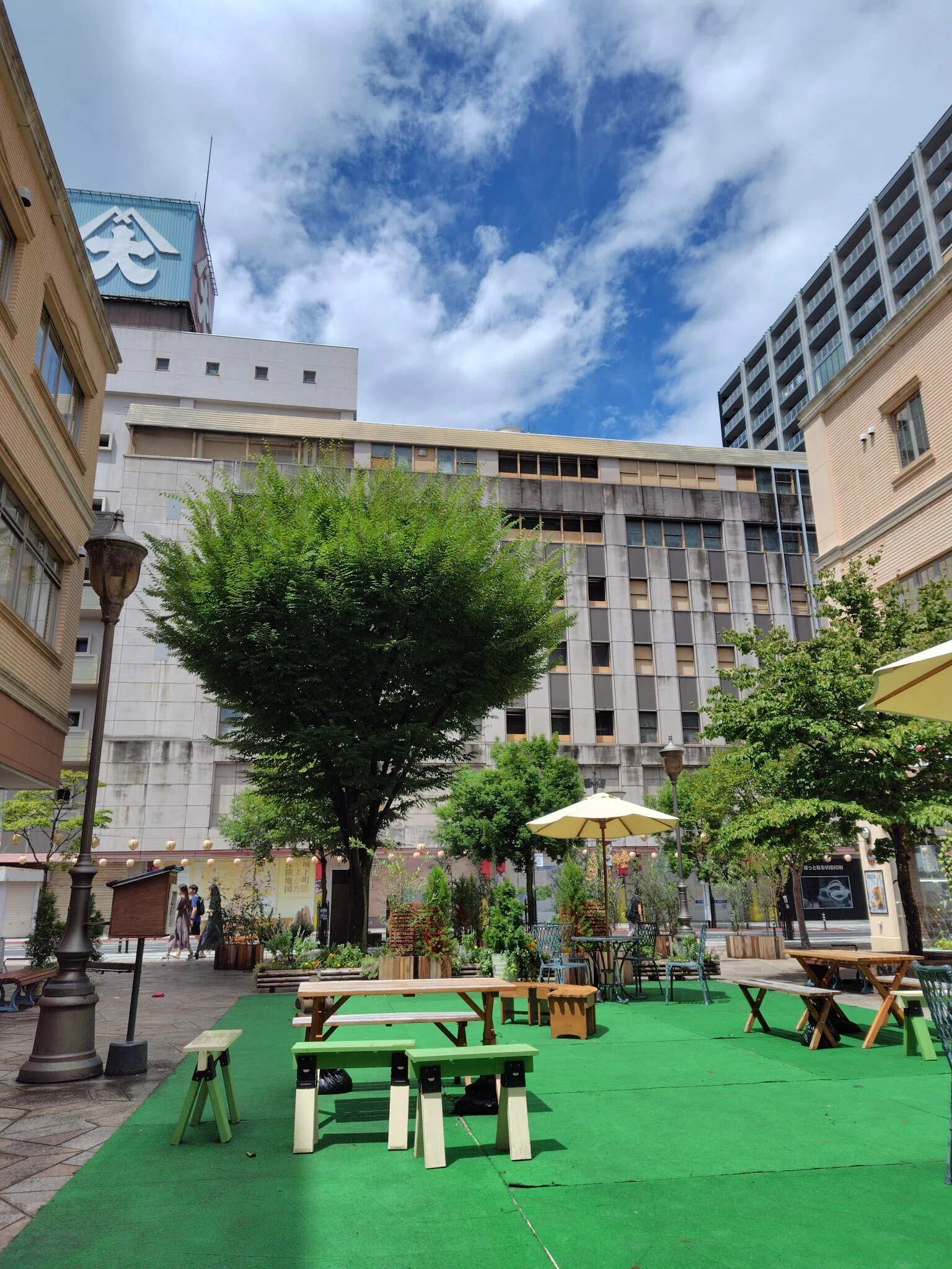 誰かの願いがカタチになった本棚(七日町)【山形市・本のある場所めぐり