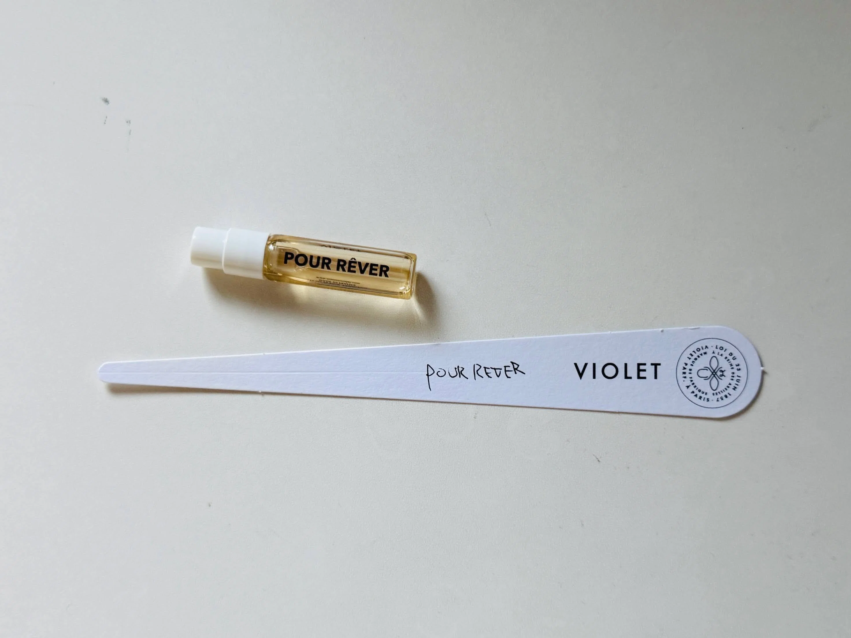 Maison Violet | Pour rever。甘くなりすぎない境界線、ウッディが