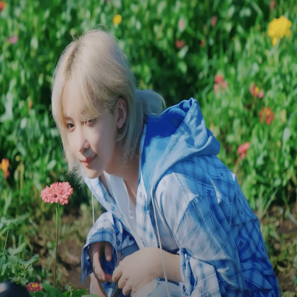 ジョンハンフォトブック【WANDERLUST】ビハインド～水のように生きる