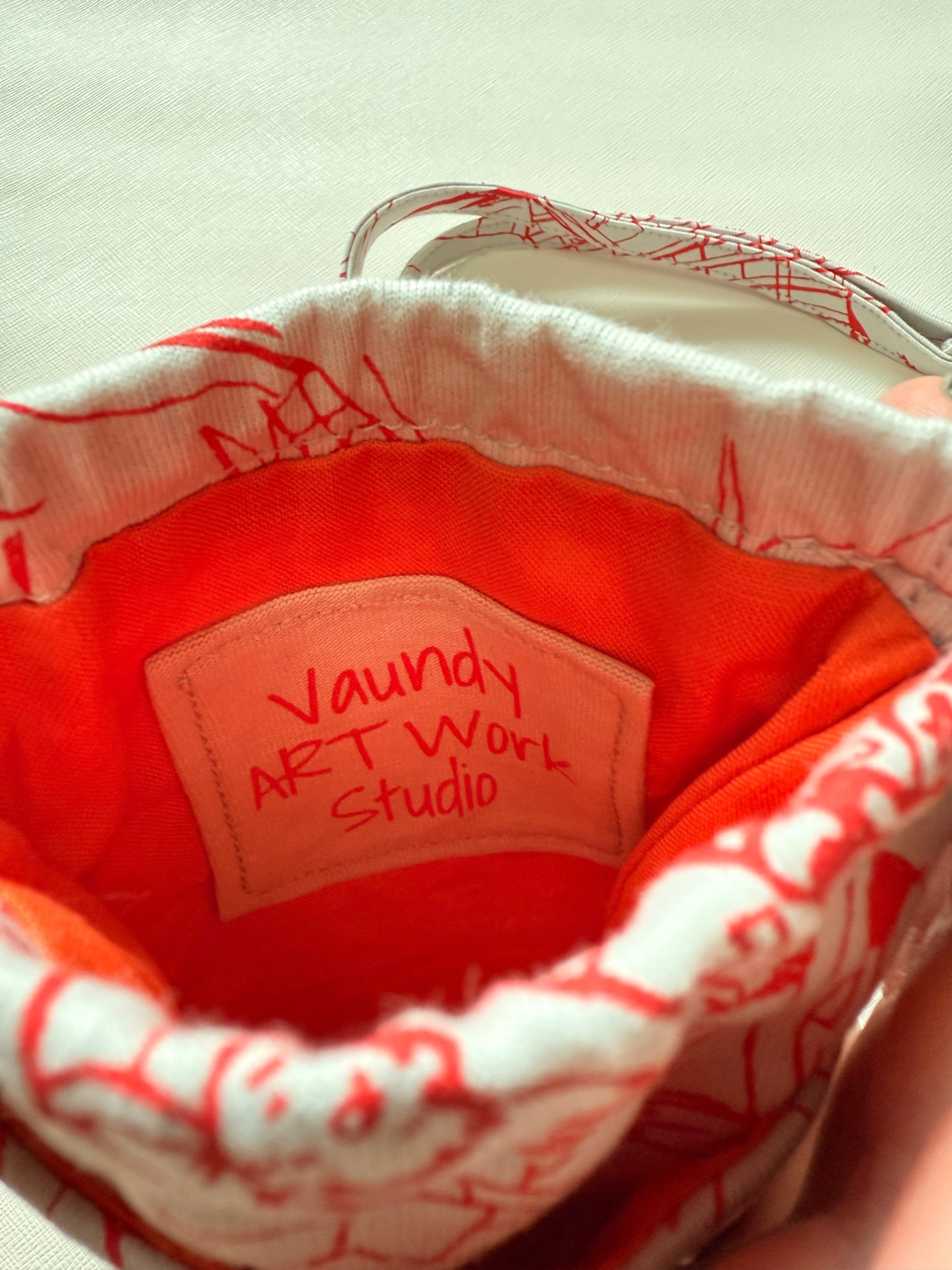 未開封　Vaundy little punk Graffiti ロンT Ｌ Vaundy little punk ホールツアー Graffiti ロンT M 全公演