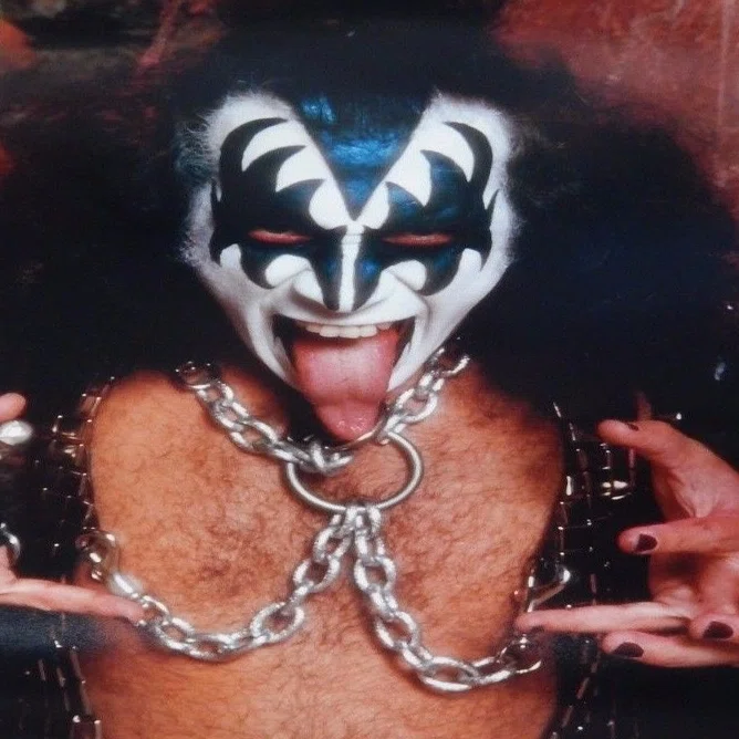伝説的バンドKISSのジーン・シモンズ、75歳の意外なセカンドキャリア