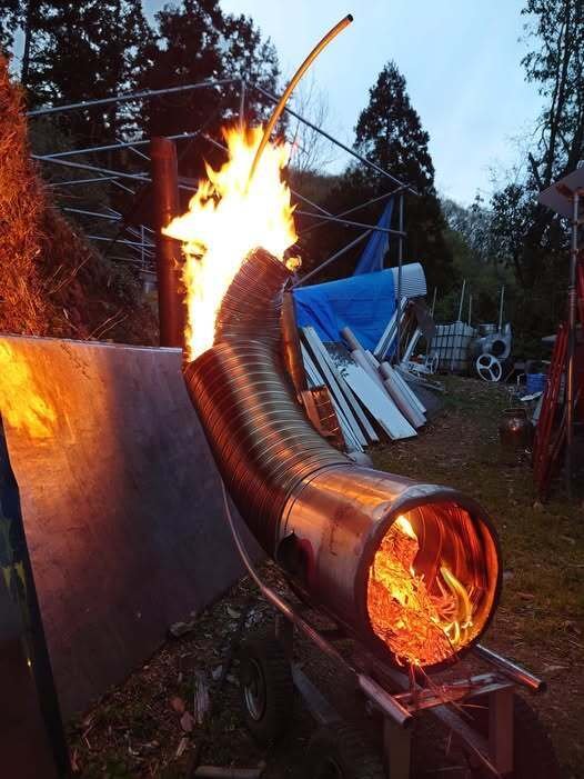 趣味のロケットストーブ #11】炎を吹き上げるしゃちほこ型焚き火台