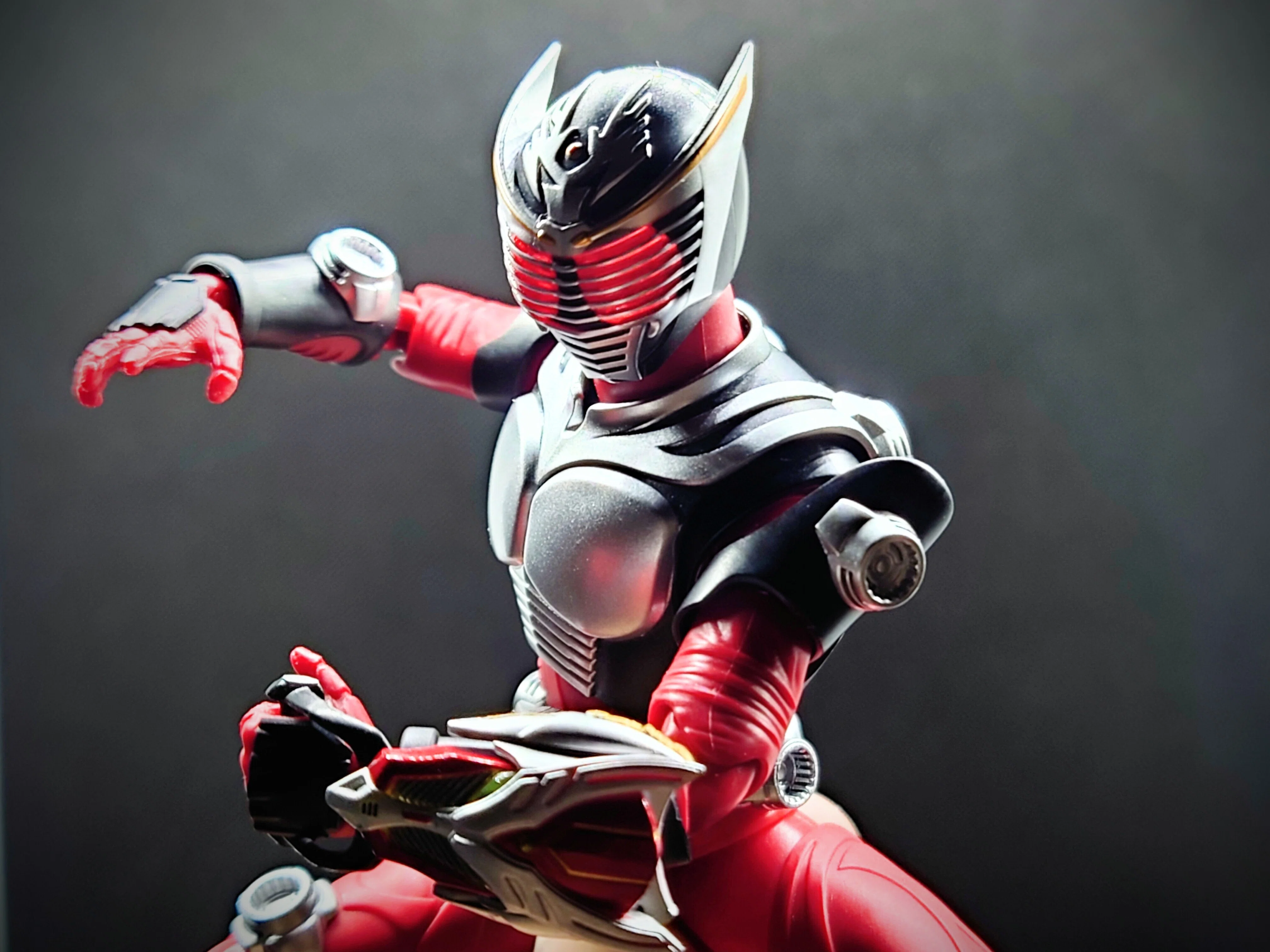 S.H.Figuarts（真骨彫製法）仮面ライダー龍騎 レビュー｜こすもす