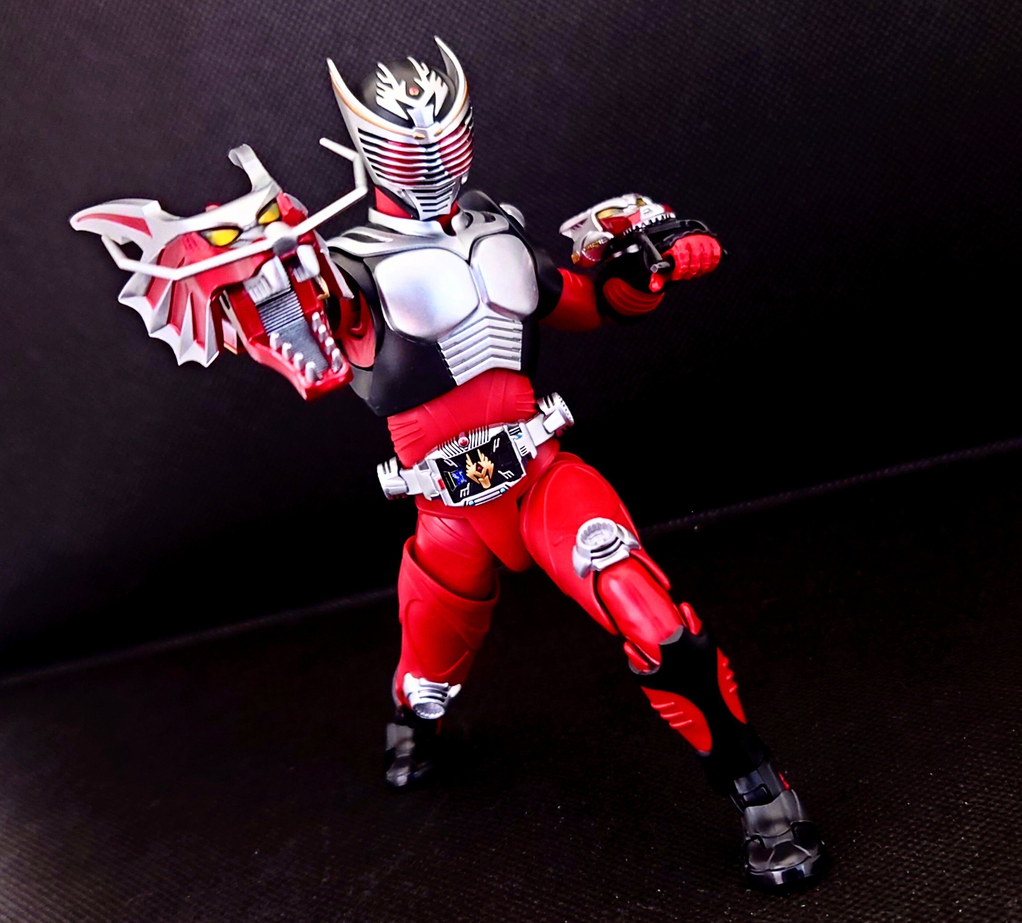 仮面ライダー龍騎 フィギュア ドラグレッダー 当時物 SHF 真骨彫 希少 赤黒 当選者限定】S.H.Figuarts(真骨彫製法) 仮面ライダー龍騎