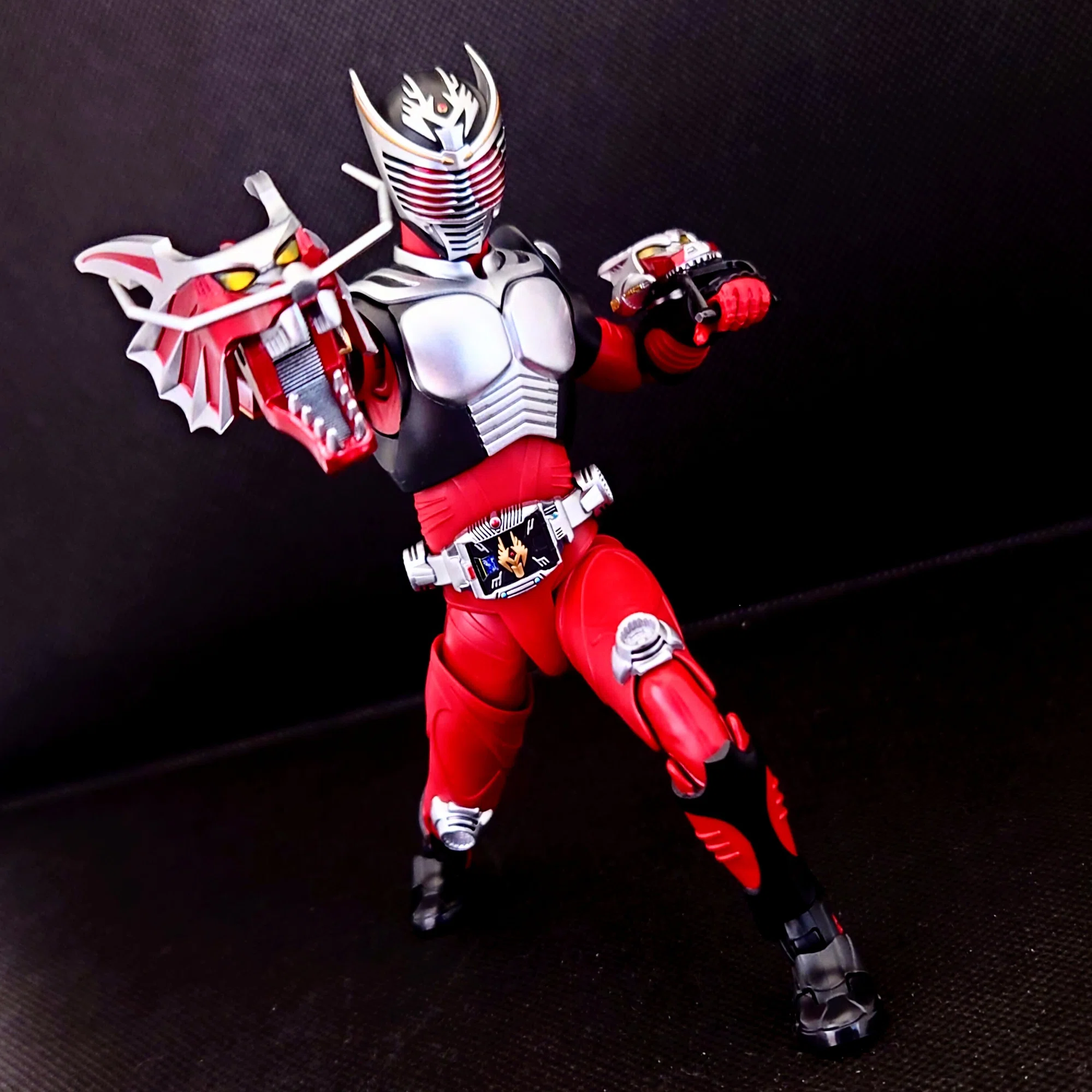 S.H.Figuarts（真骨彫製法）仮面ライダー龍騎 レビュー｜こすもす